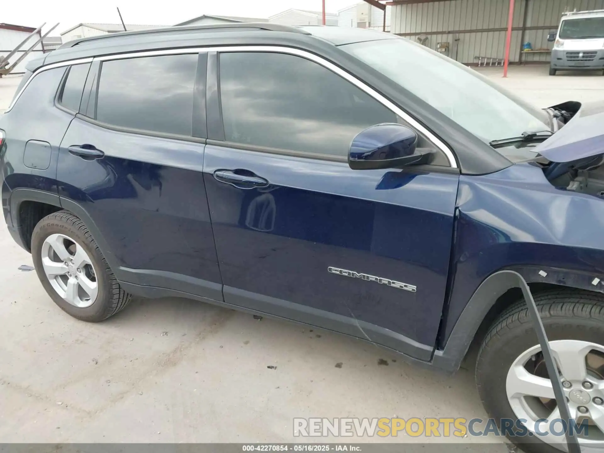 14 fotografías del automóvil dañado 3C4NJCBBXLT205917 JEEP COMPASS 2020