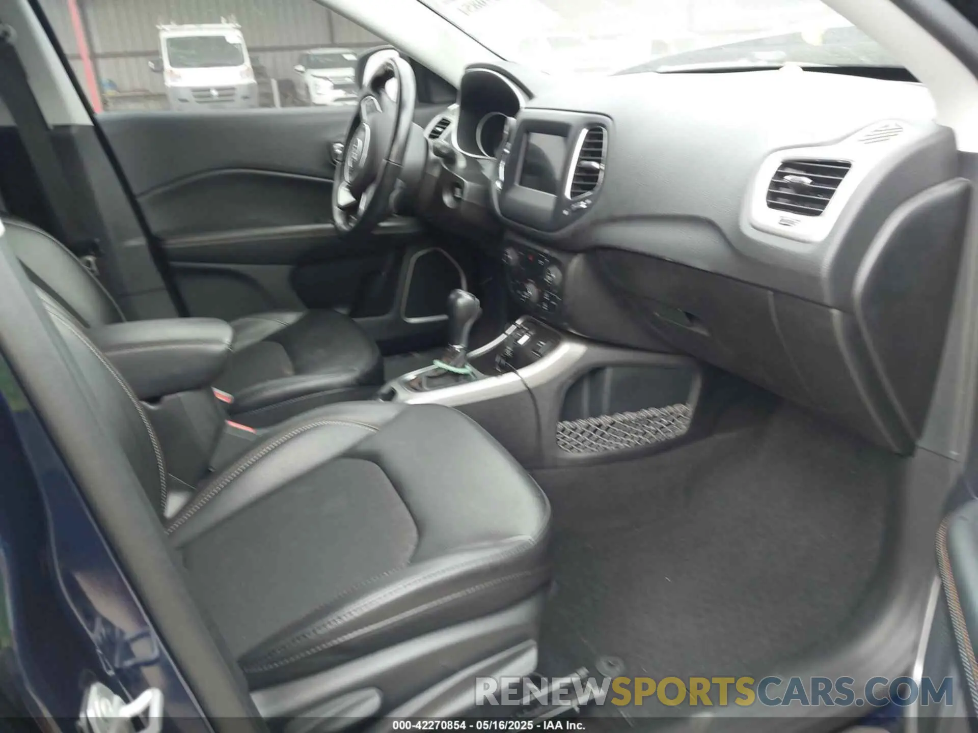 5 fotografías del automóvil dañado 3C4NJCBBXLT205917 JEEP COMPASS 2020