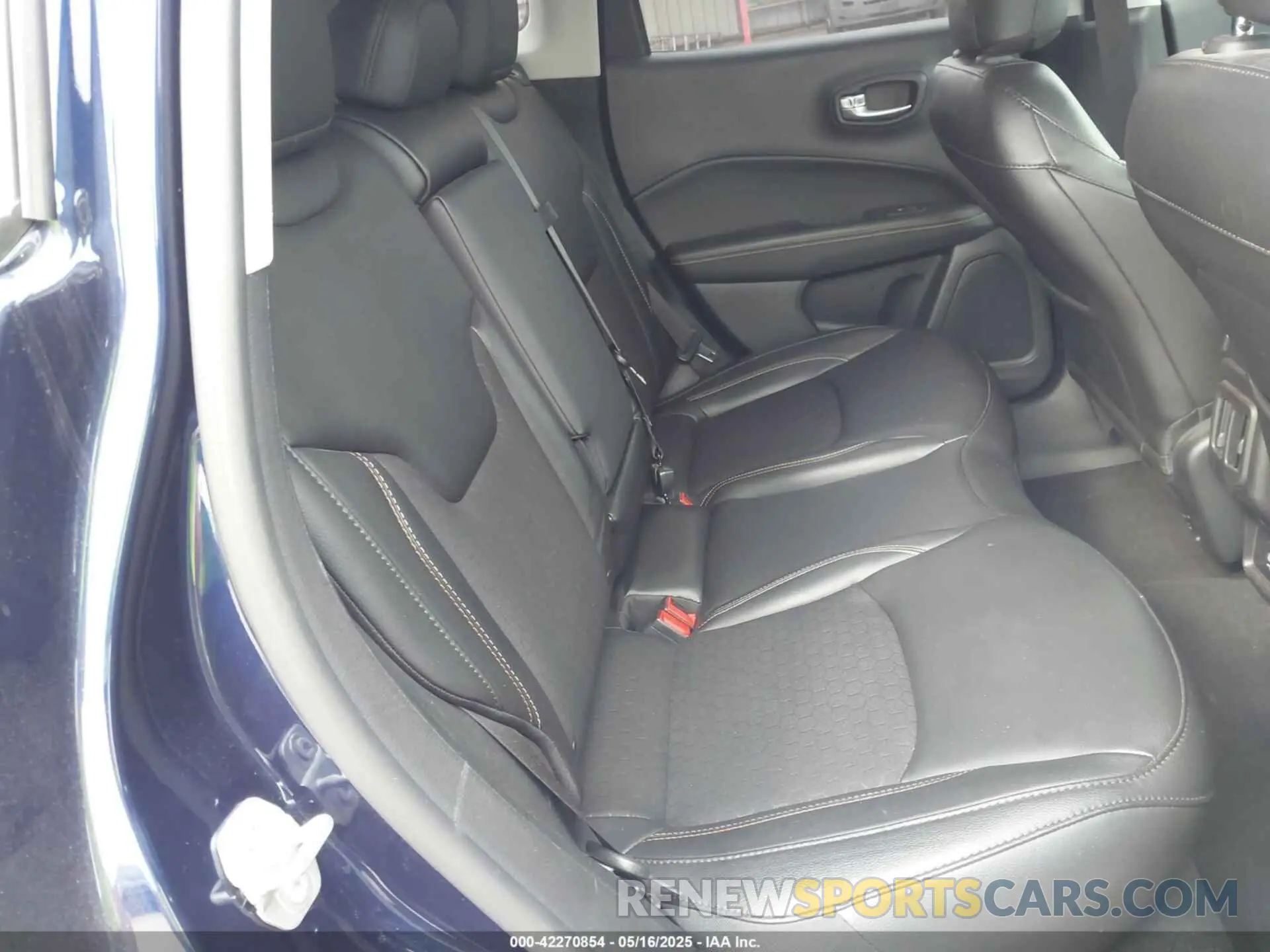 8 fotografías del automóvil dañado 3C4NJCBBXLT205917 JEEP COMPASS 2020
