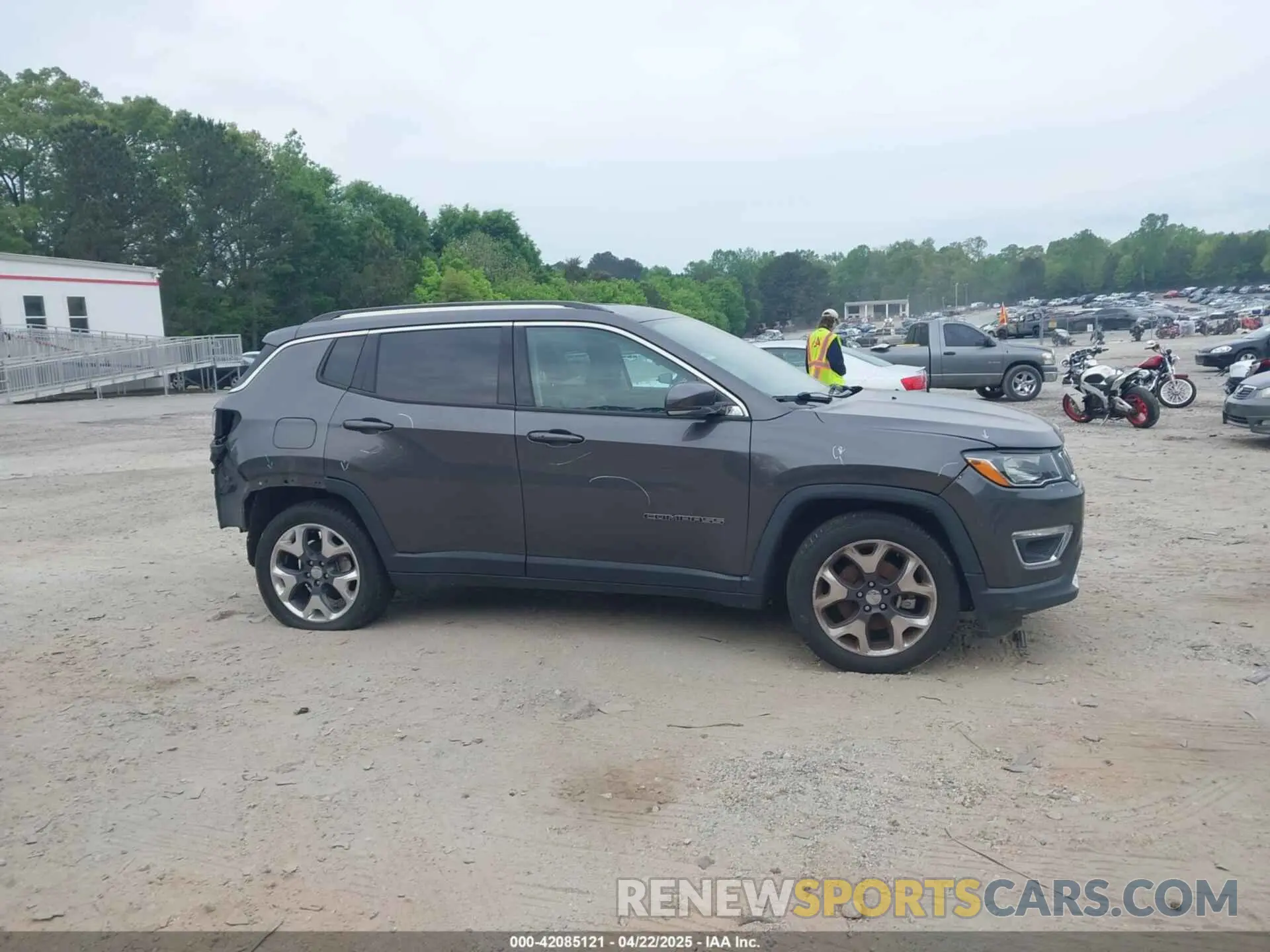 14 fotografías del automóvil dañado 3C4NJCCB0LT128635 JEEP COMPASS 2020