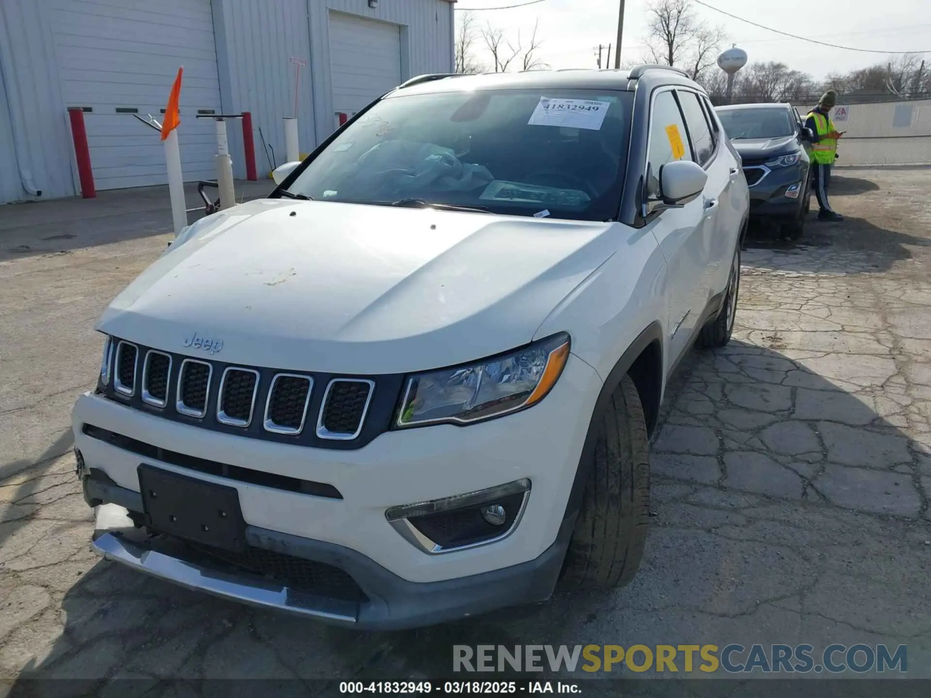 2 fotografías del automóvil dañado 3C4NJCCB2LT247237 JEEP COMPASS 2020