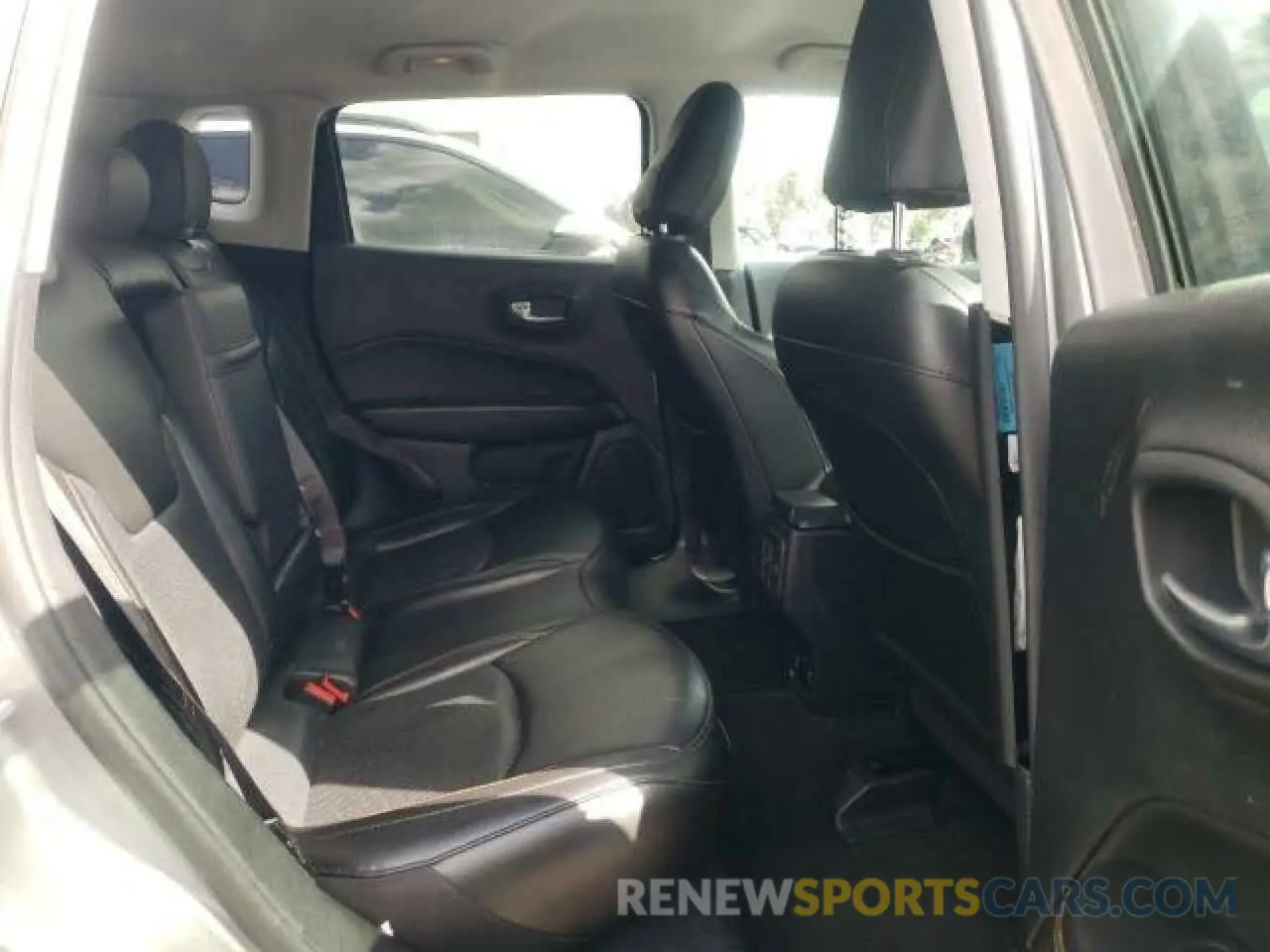 10 fotografías del automóvil dañado 3C4NJCCB7LT114456 JEEP COMPASS 2020
