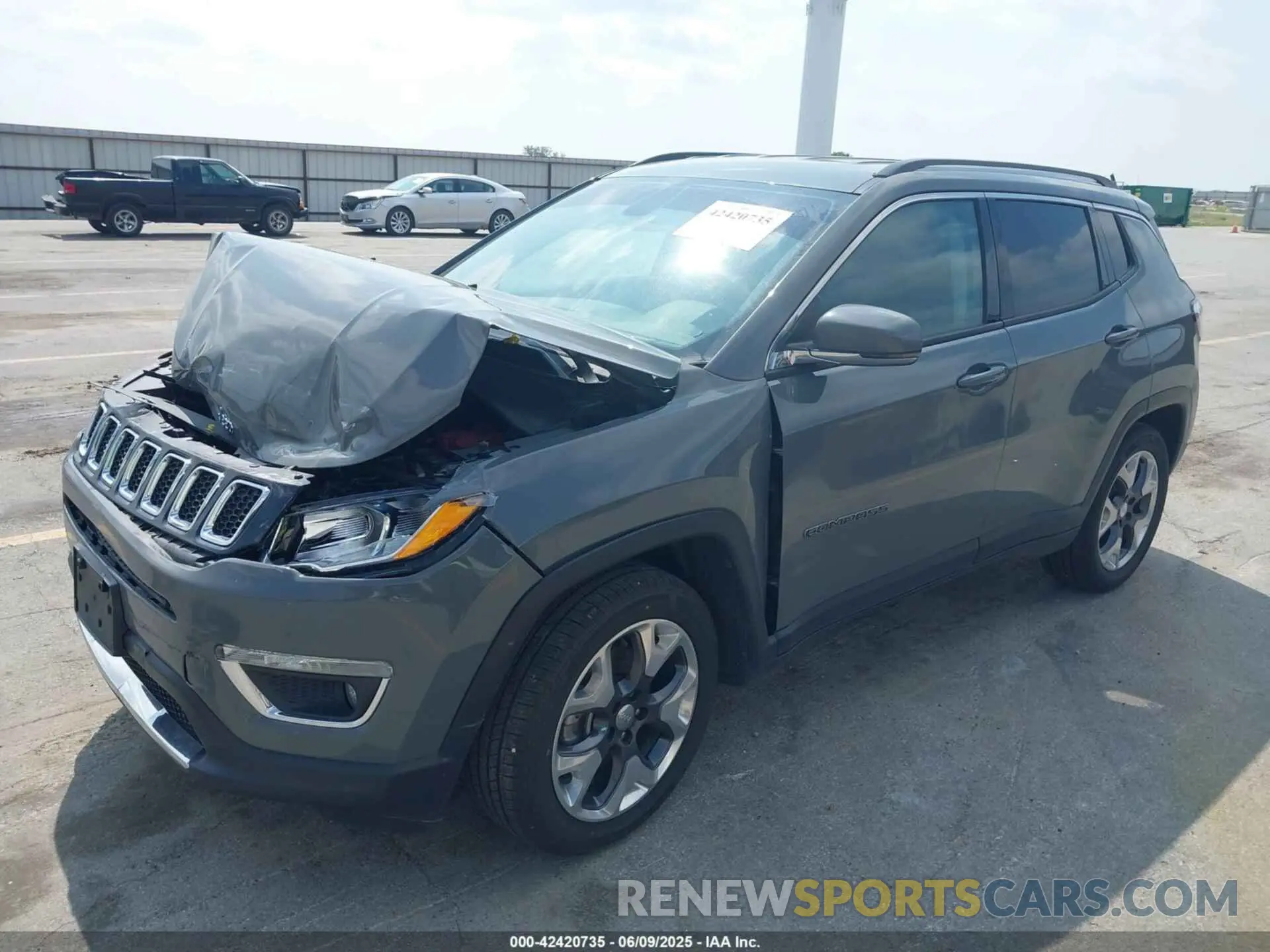 2 fotografías del automóvil dañado 3C4NJCCB8LT128866 JEEP COMPASS 2020