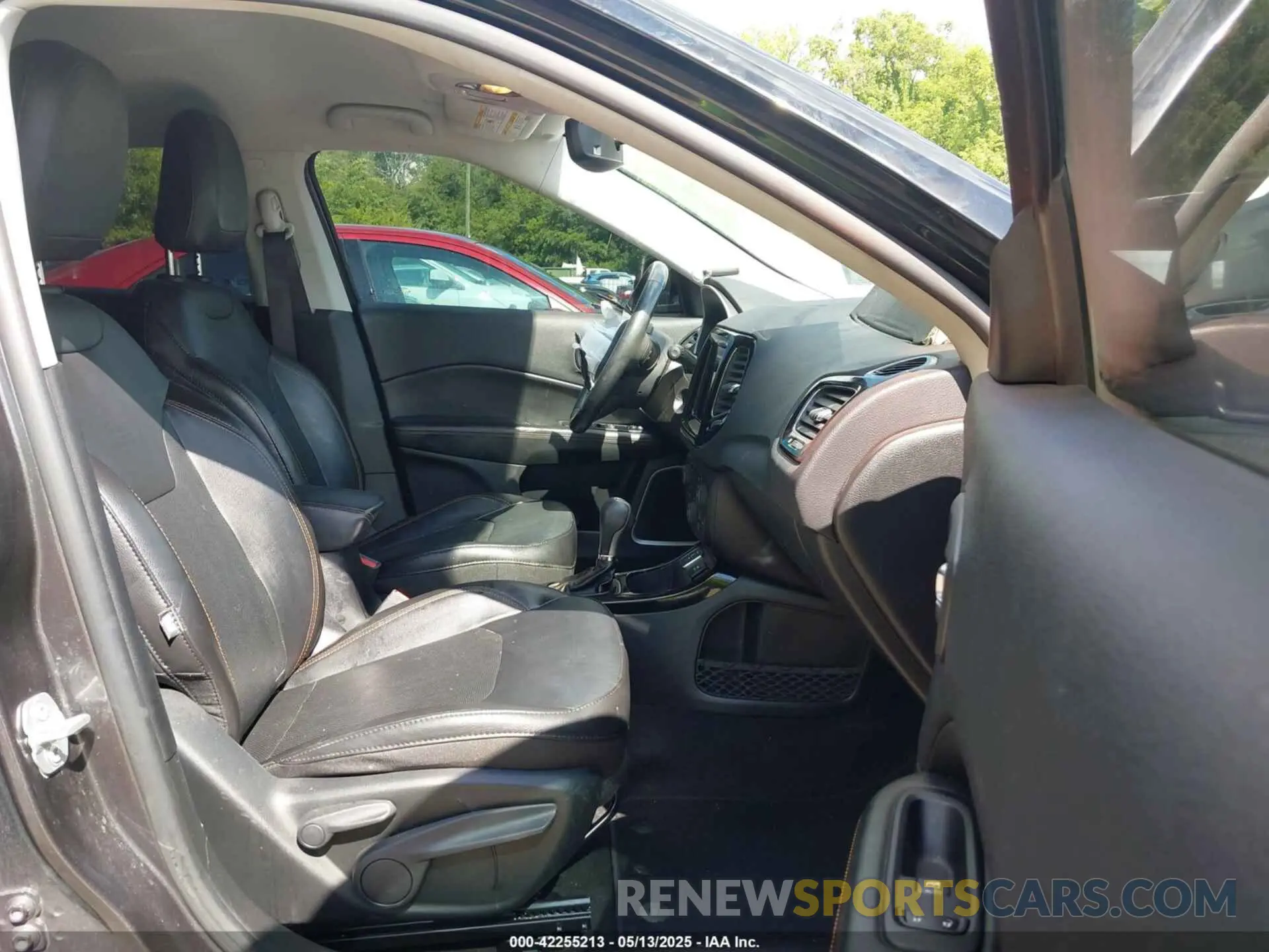5 fotografías del automóvil dañado 3C4NJCCBXLT114497 JEEP COMPASS 2020