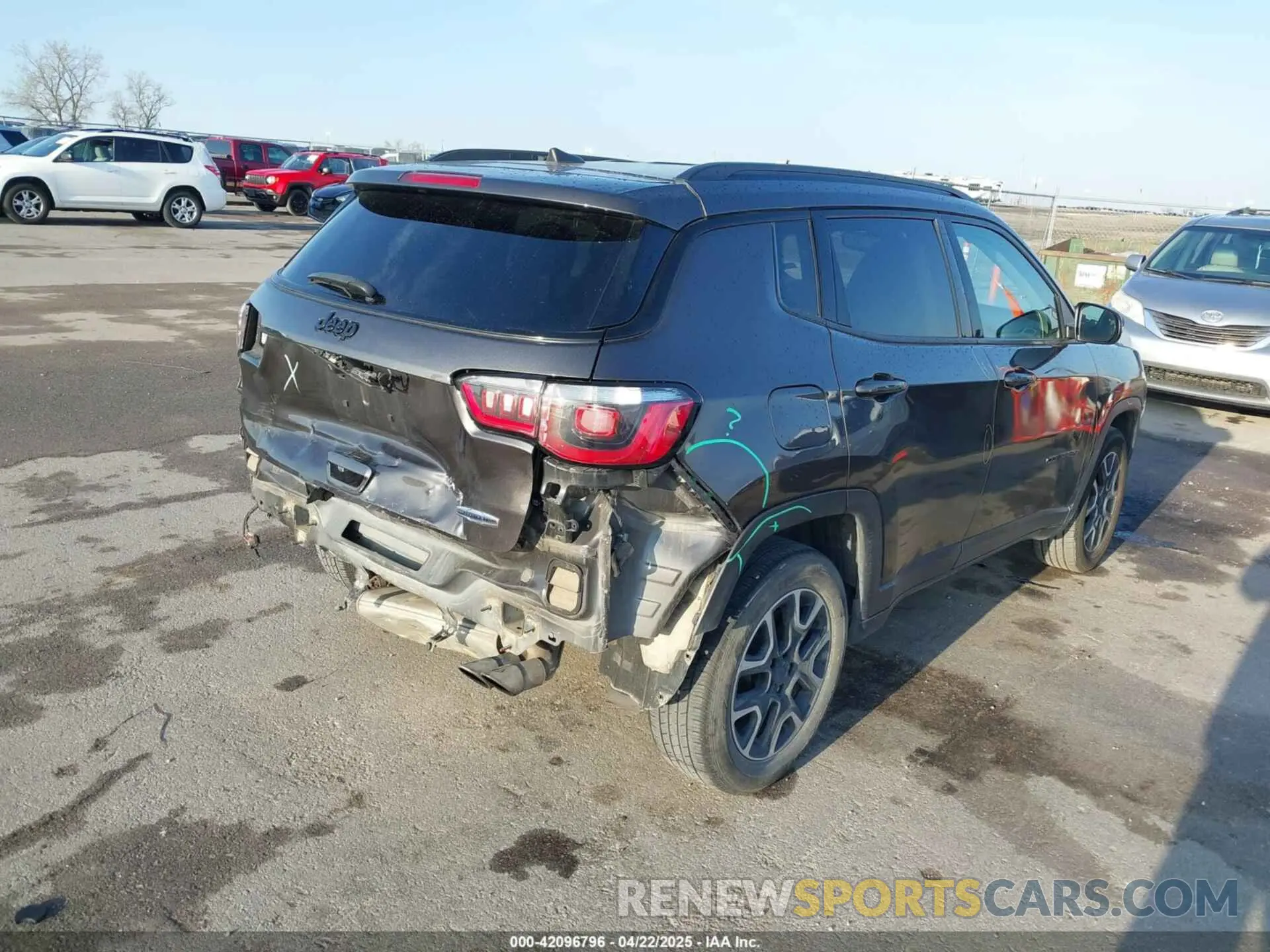 18 fotografías del automóvil dañado 3C4NJDAB3LT224171 JEEP COMPASS 2020