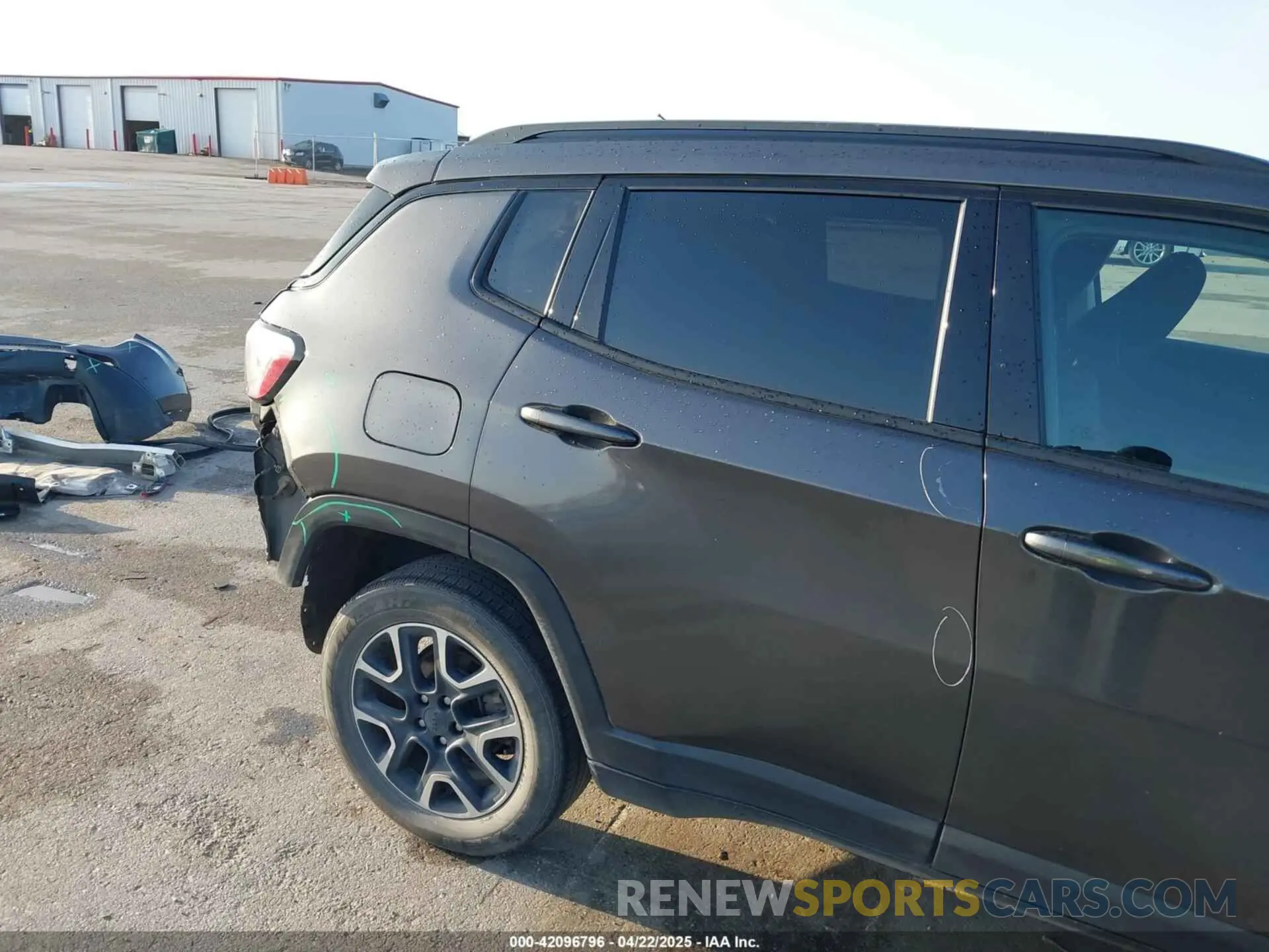 19 fotografías del automóvil dañado 3C4NJDAB3LT224171 JEEP COMPASS 2020