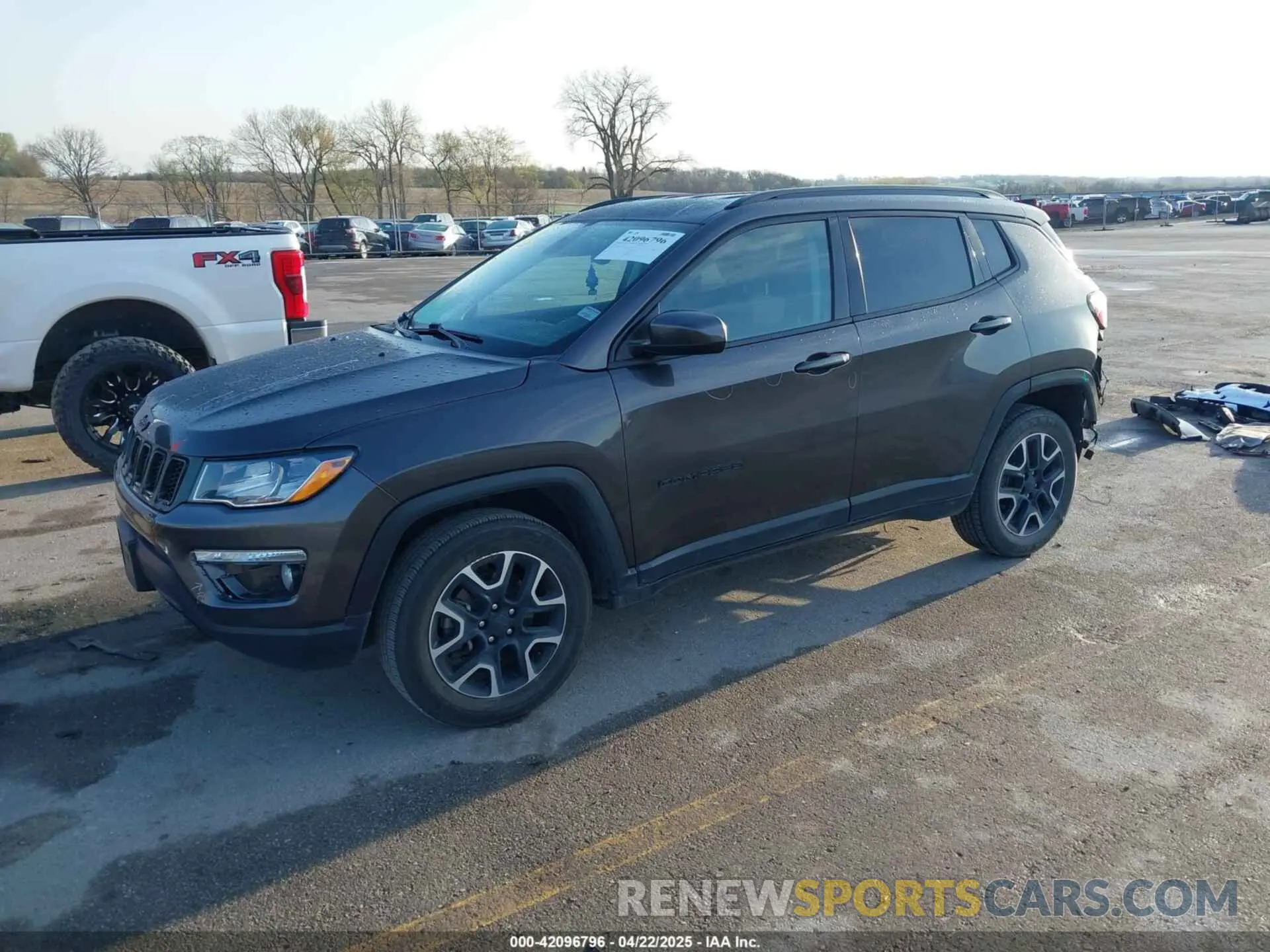 2 fotografías del automóvil dañado 3C4NJDAB3LT224171 JEEP COMPASS 2020