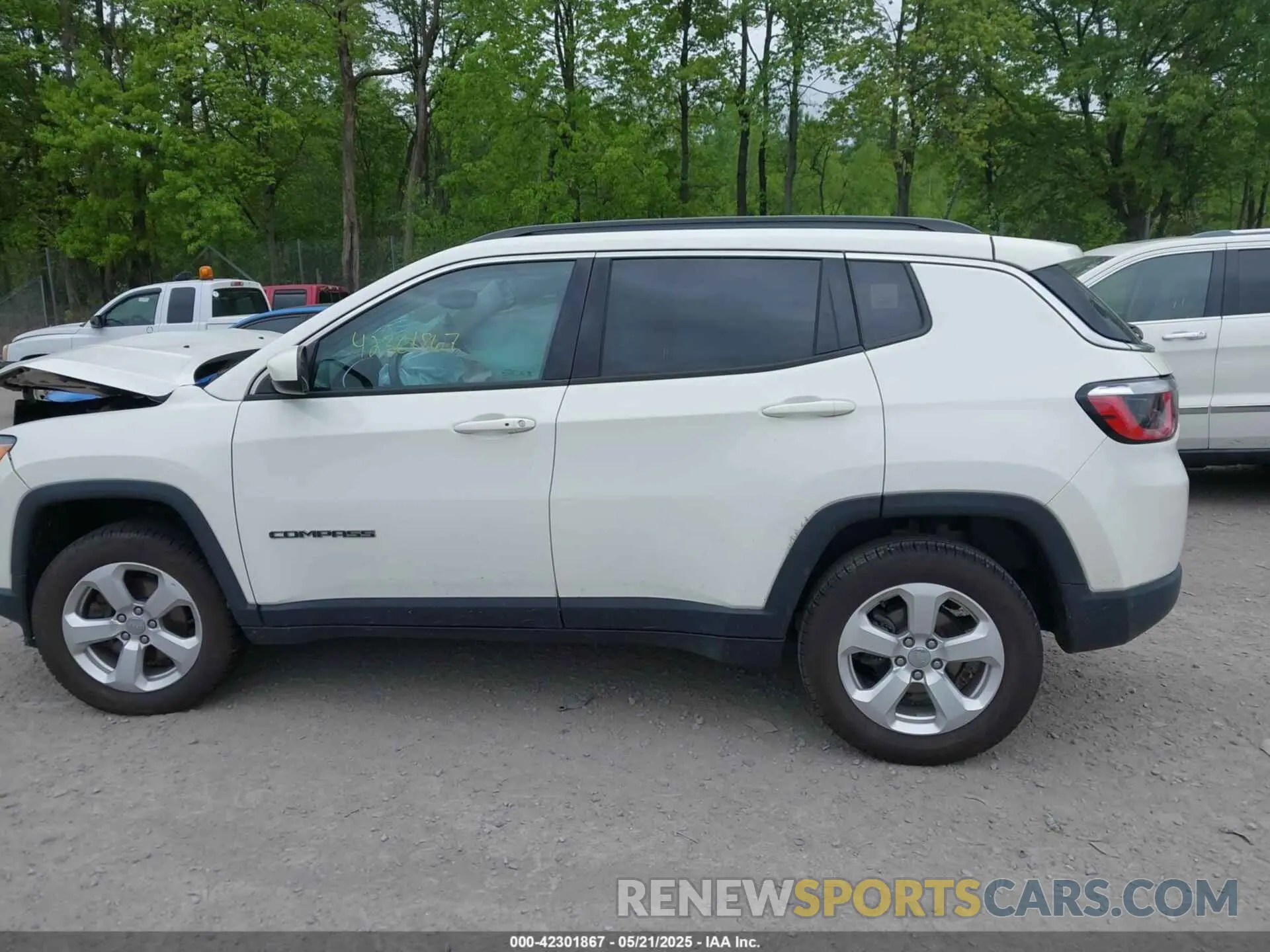14 fotografías del automóvil dañado 3C4NJDBB0LT104648 JEEP COMPASS 2020