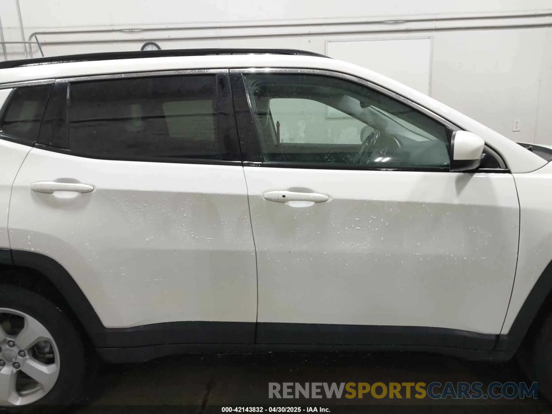 13 fotografías del automóvil dañado 3C4NJDBB0LT192598 JEEP COMPASS 2020