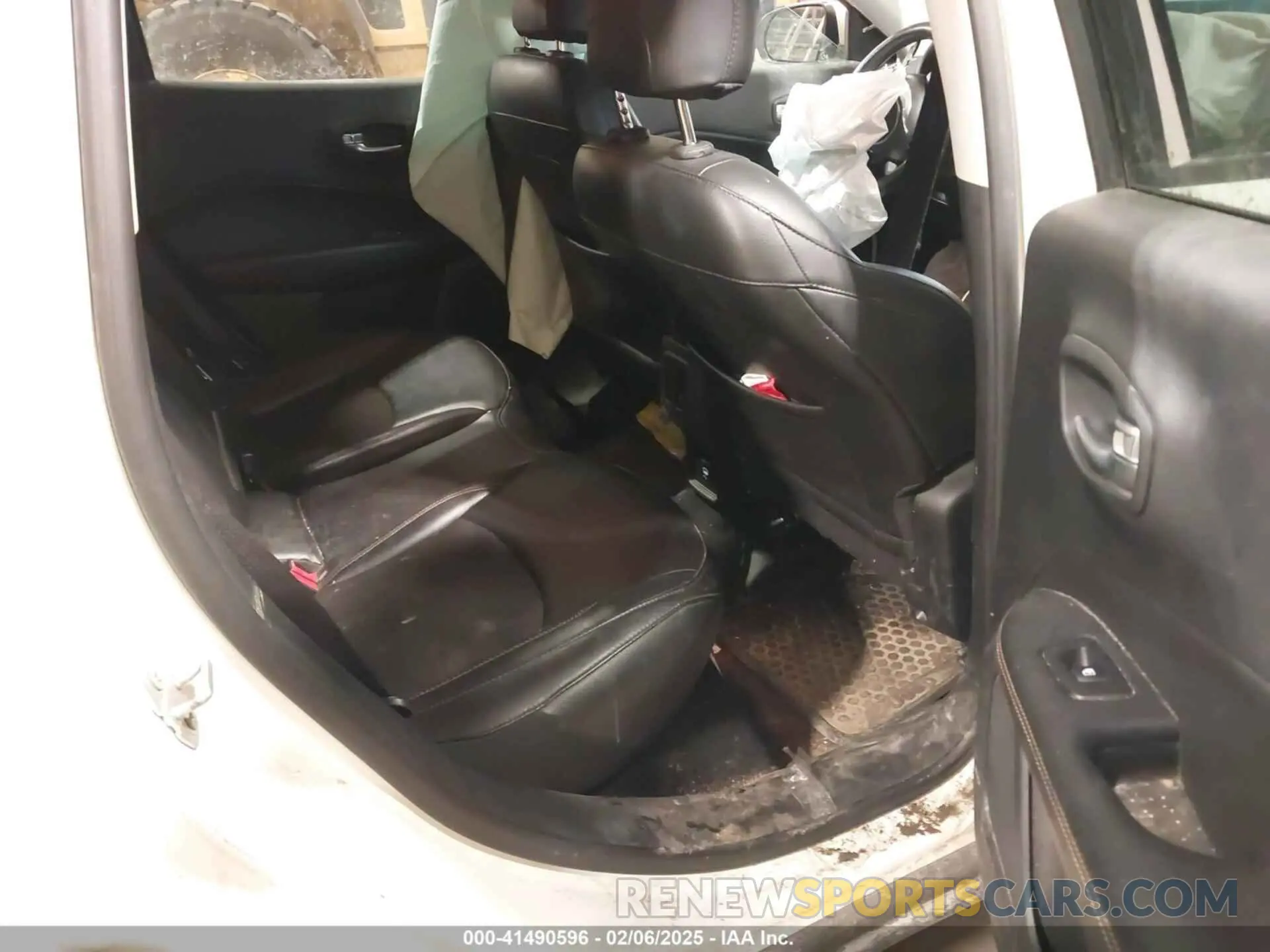 8 fotografías del automóvil dañado 3C4NJDBB2LT146691 JEEP COMPASS 2020