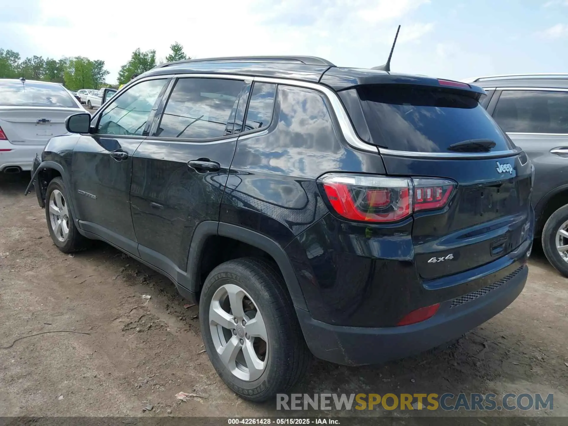 3 fotografías del automóvil dañado 3C4NJDBB4LT167980 JEEP COMPASS 2020