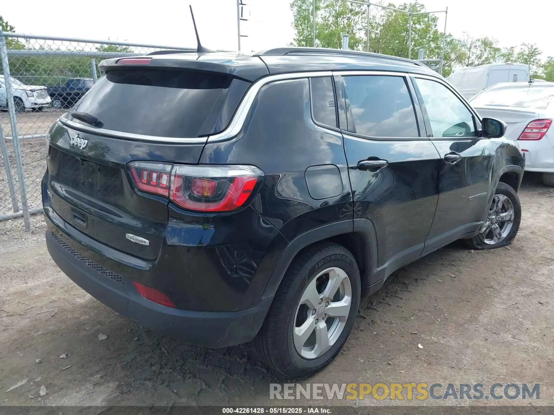 4 fotografías del automóvil dañado 3C4NJDBB4LT167980 JEEP COMPASS 2020