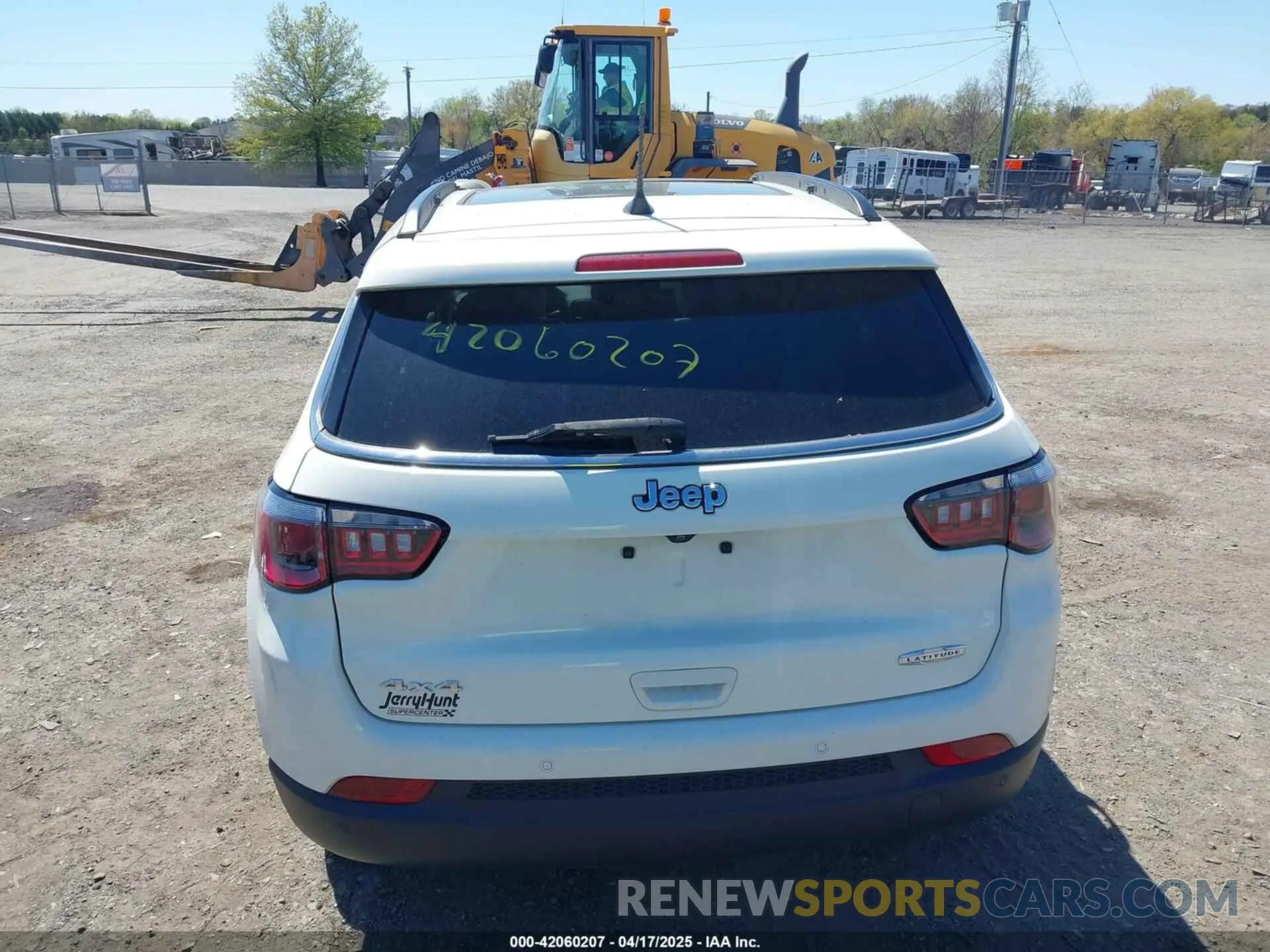 17 fotografías del automóvil dañado 3C4NJDBB4LT222752 JEEP COMPASS 2020