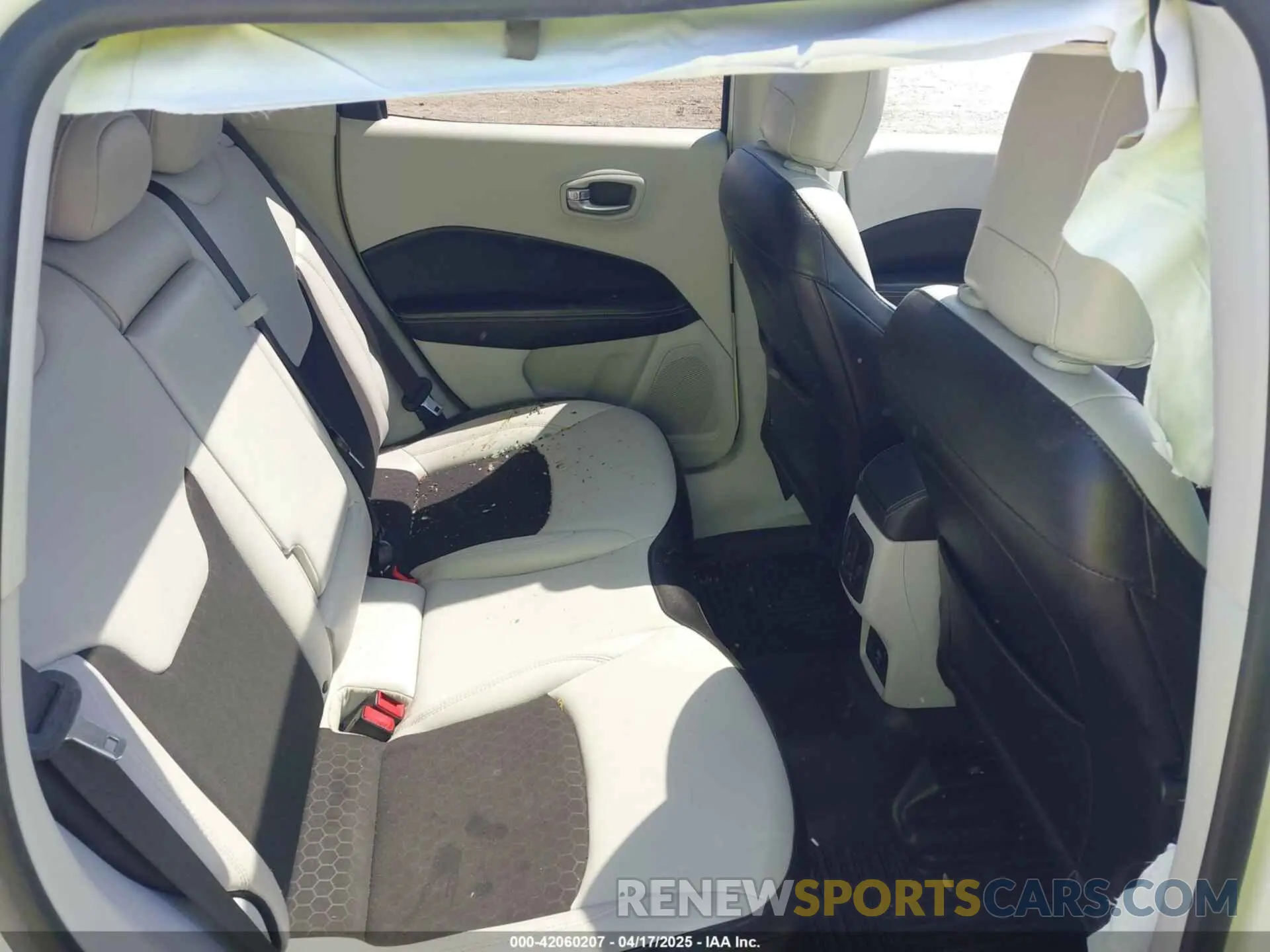 8 fotografías del automóvil dañado 3C4NJDBB4LT222752 JEEP COMPASS 2020