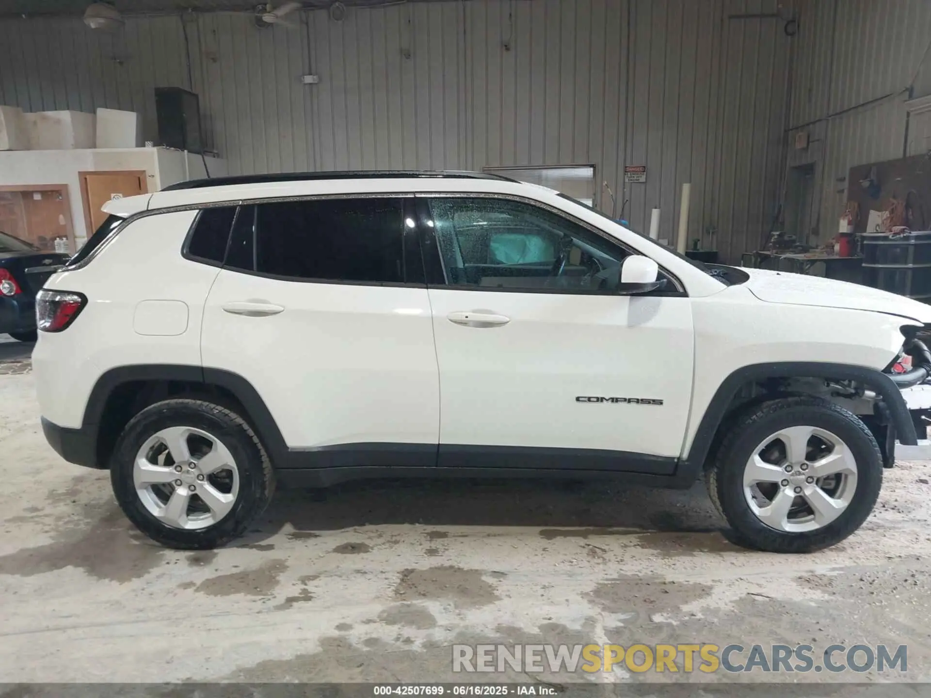 15 fotografías del automóvil dañado 3C4NJDBB6LT252156 JEEP COMPASS 2020