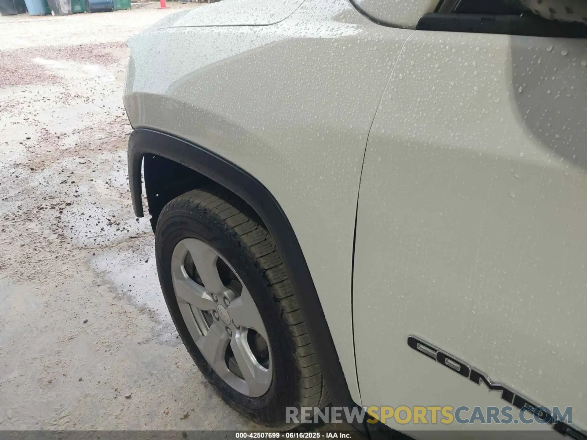 19 fotografías del automóvil dañado 3C4NJDBB6LT252156 JEEP COMPASS 2020