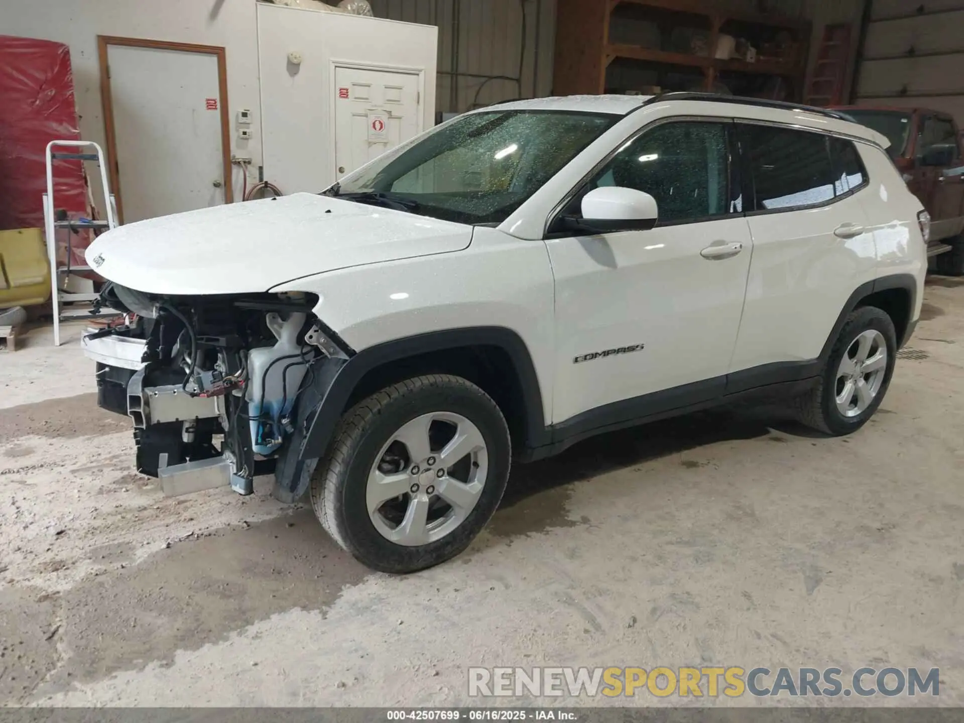 2 fotografías del automóvil dañado 3C4NJDBB6LT252156 JEEP COMPASS 2020
