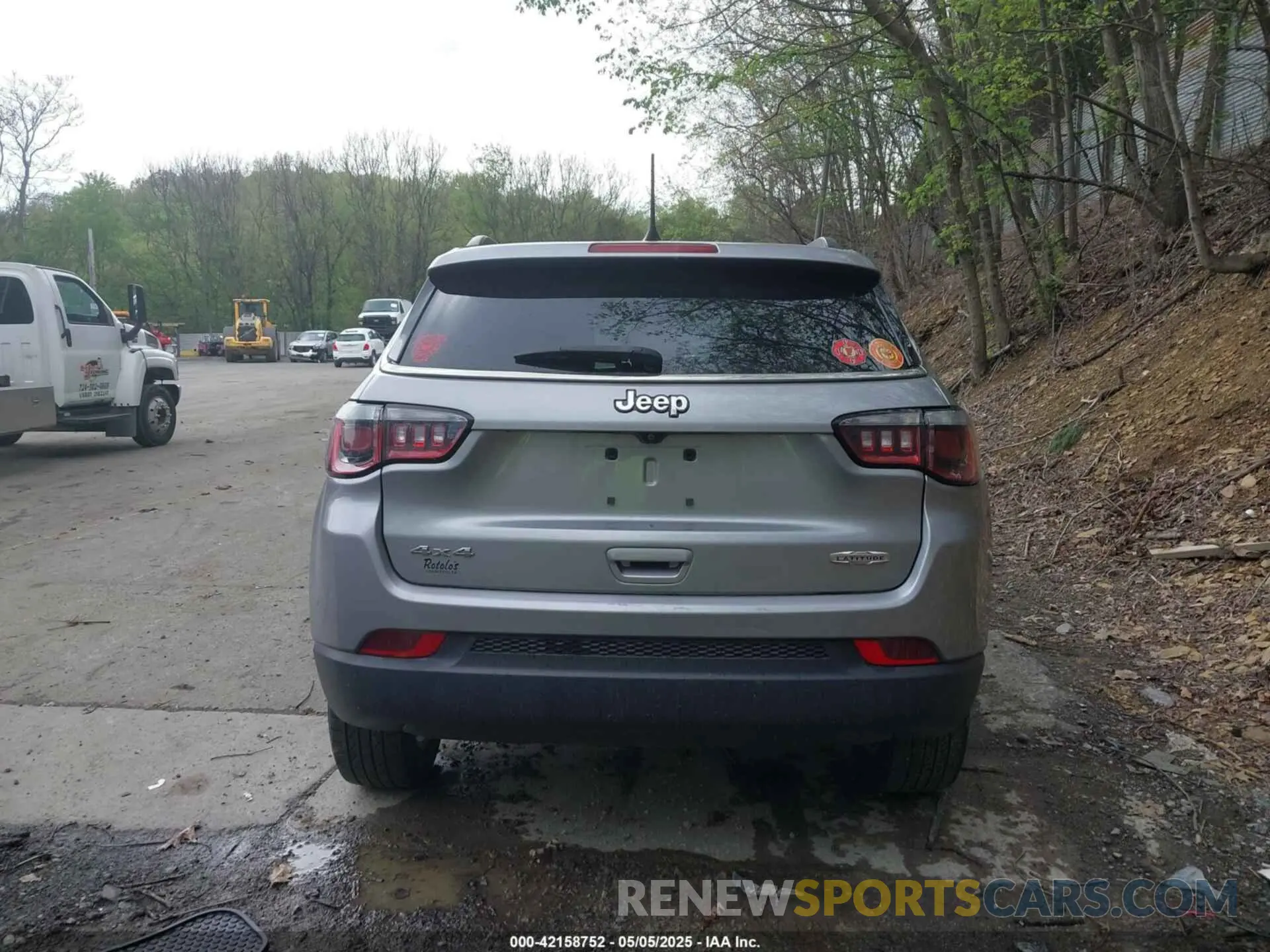 17 fotografías del automóvil dañado 3C4NJDBB7LT240789 JEEP COMPASS 2020