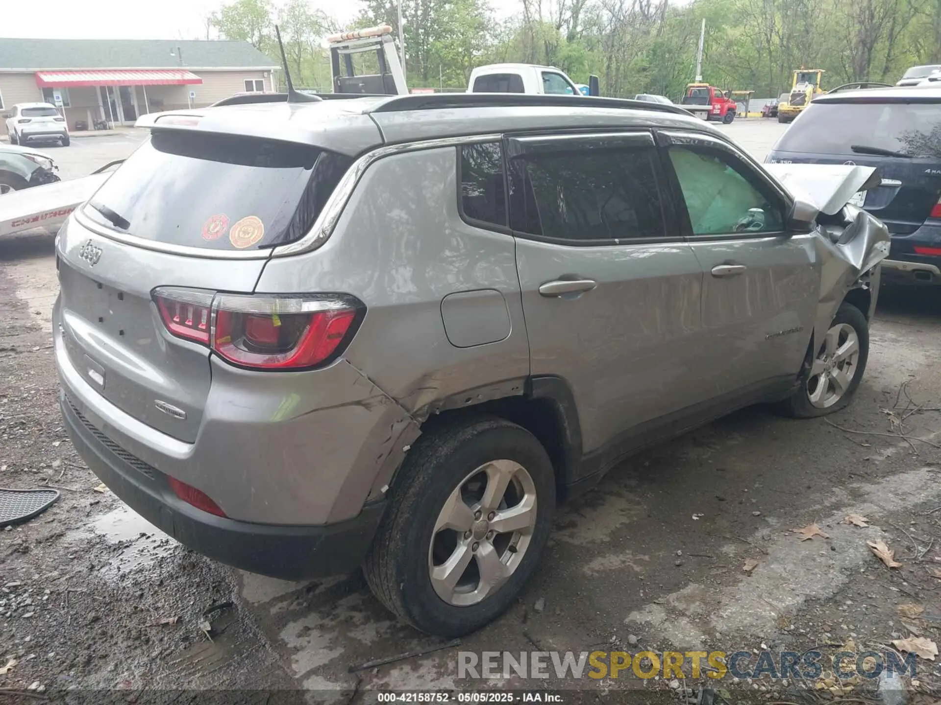 4 fotografías del automóvil dañado 3C4NJDBB7LT240789 JEEP COMPASS 2020