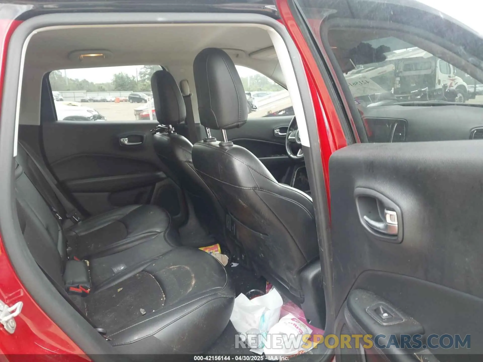 8 fotografías del automóvil dañado 3C4NJDBB8LT133542 JEEP COMPASS 2020
