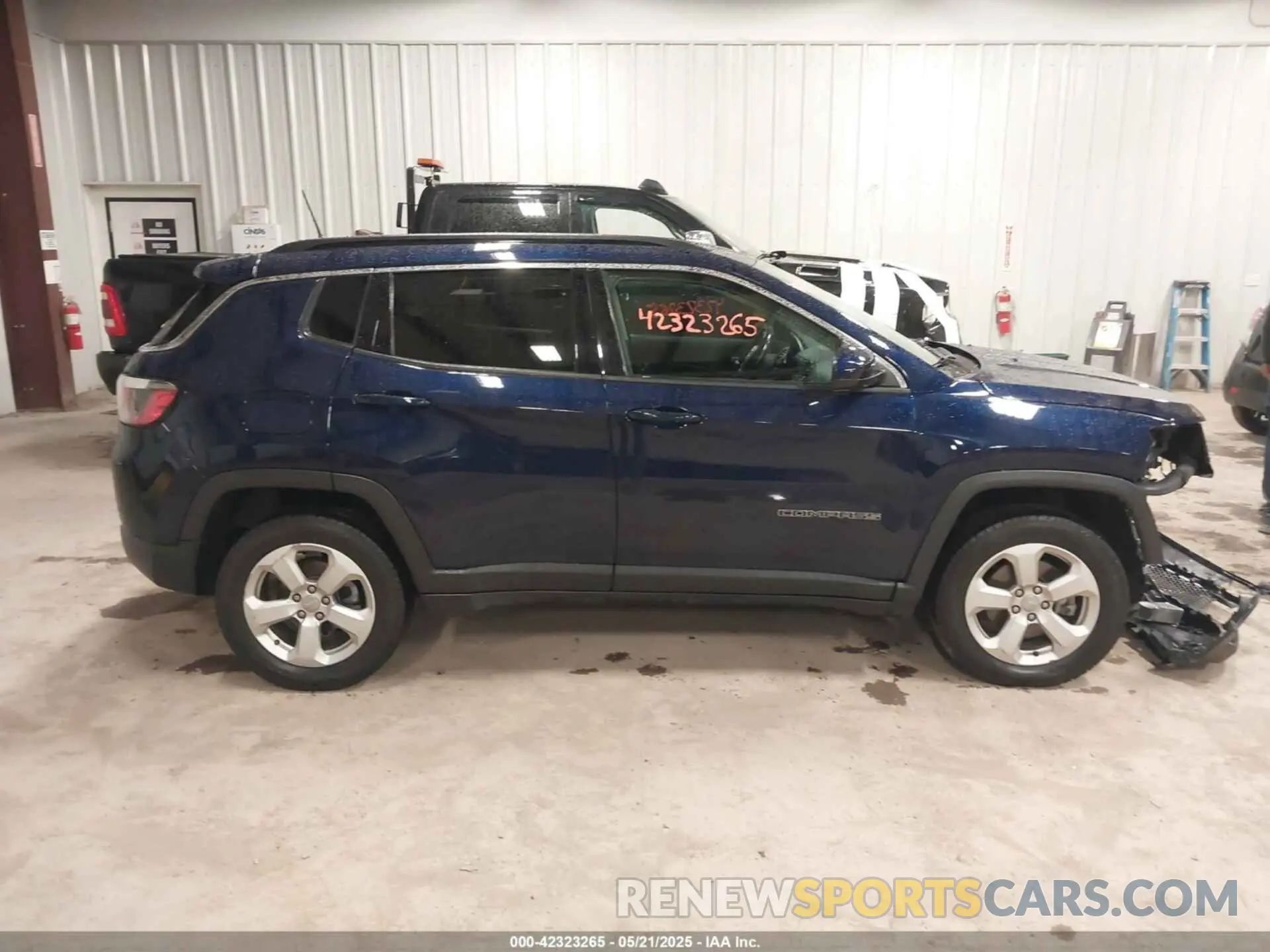 13 fotografías del automóvil dañado 3C4NJDBB9LT124543 JEEP COMPASS 2020