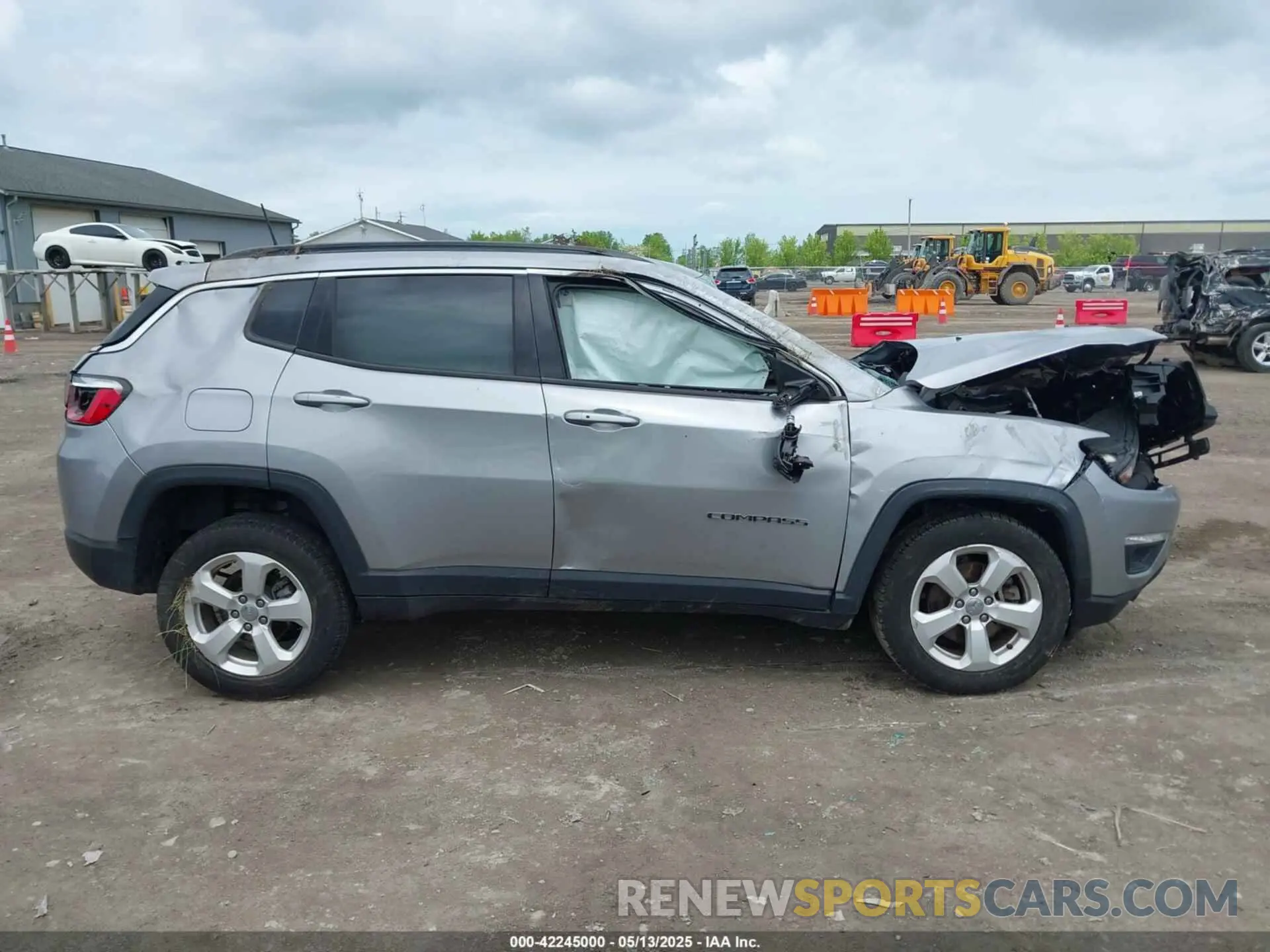 13 fotografías del automóvil dañado 3C4NJDBB9LT252474 JEEP COMPASS 2020
