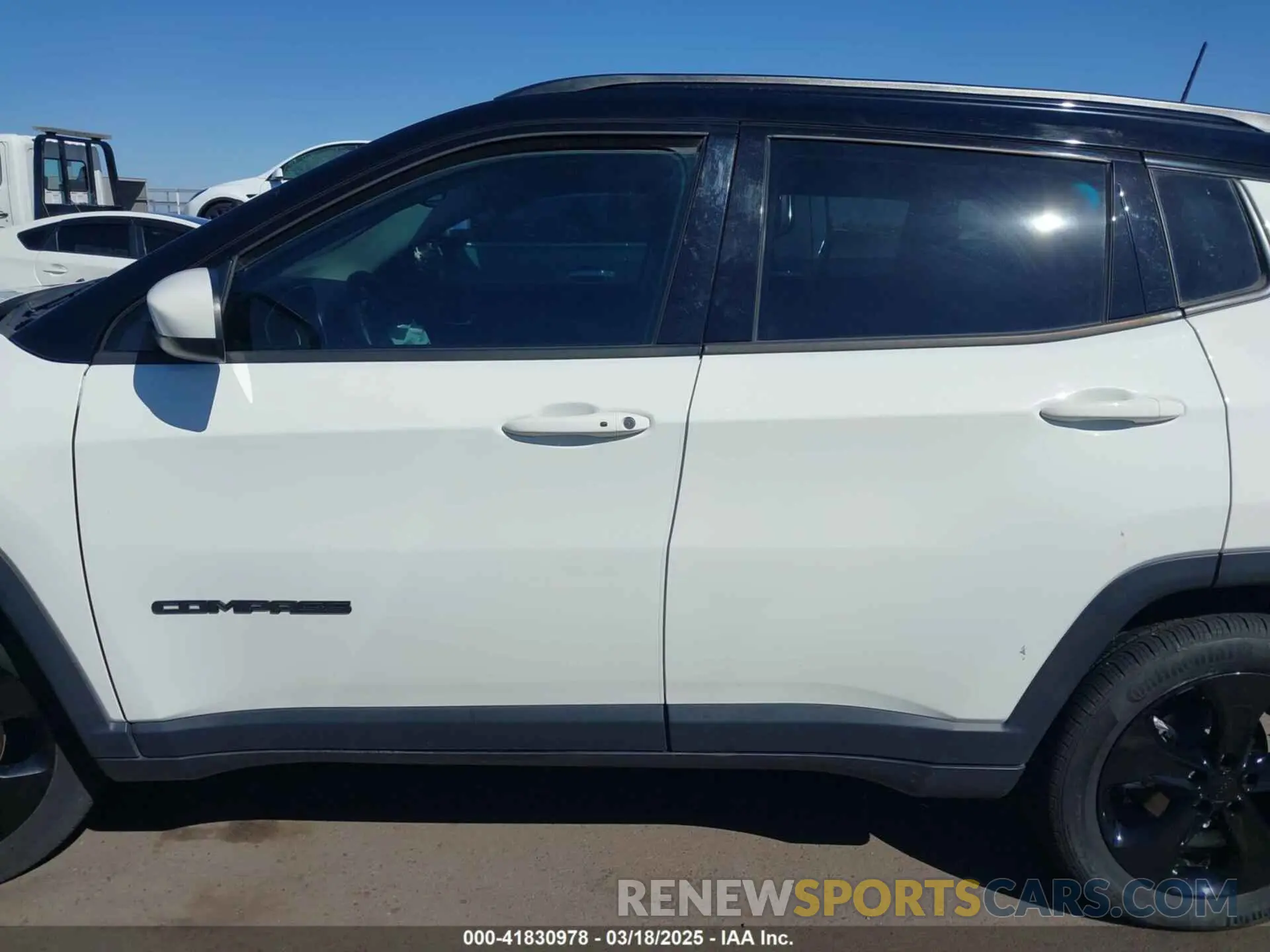 14 fotografías del automóvil dañado 3C4NJDBBXLT203932 JEEP COMPASS 2020