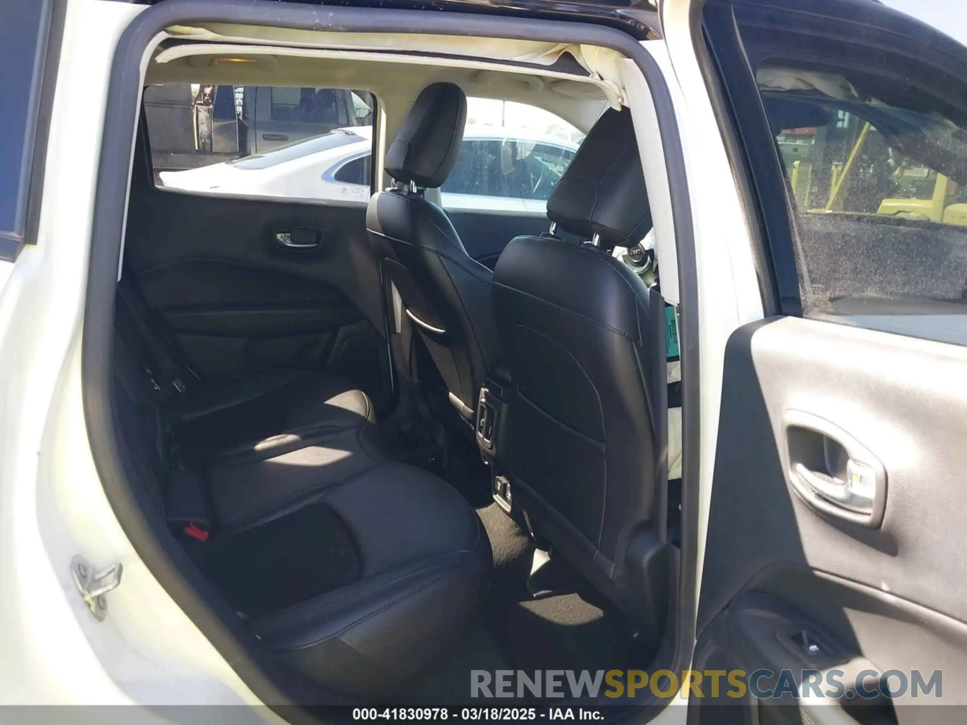 8 fotografías del automóvil dañado 3C4NJDBBXLT203932 JEEP COMPASS 2020
