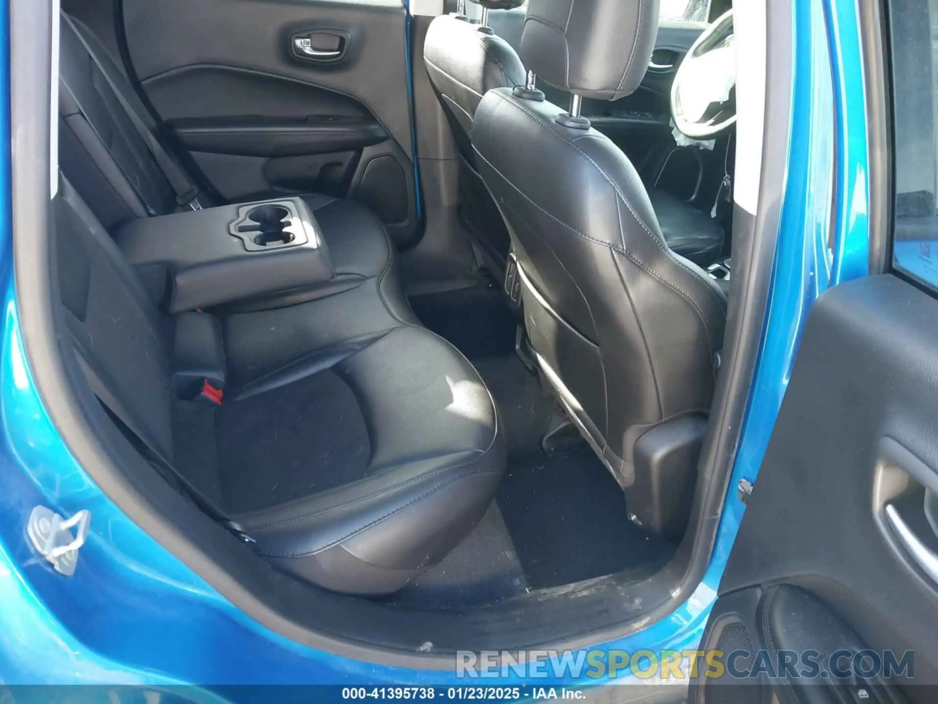 8 fotografías del automóvil dañado 3C4NJDBBXLT205244 JEEP COMPASS 2020