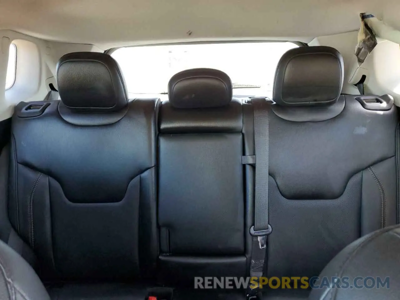 10 fotografías del automóvil dañado 3C4NJDCB7LT233906 JEEP COMPASS 2020