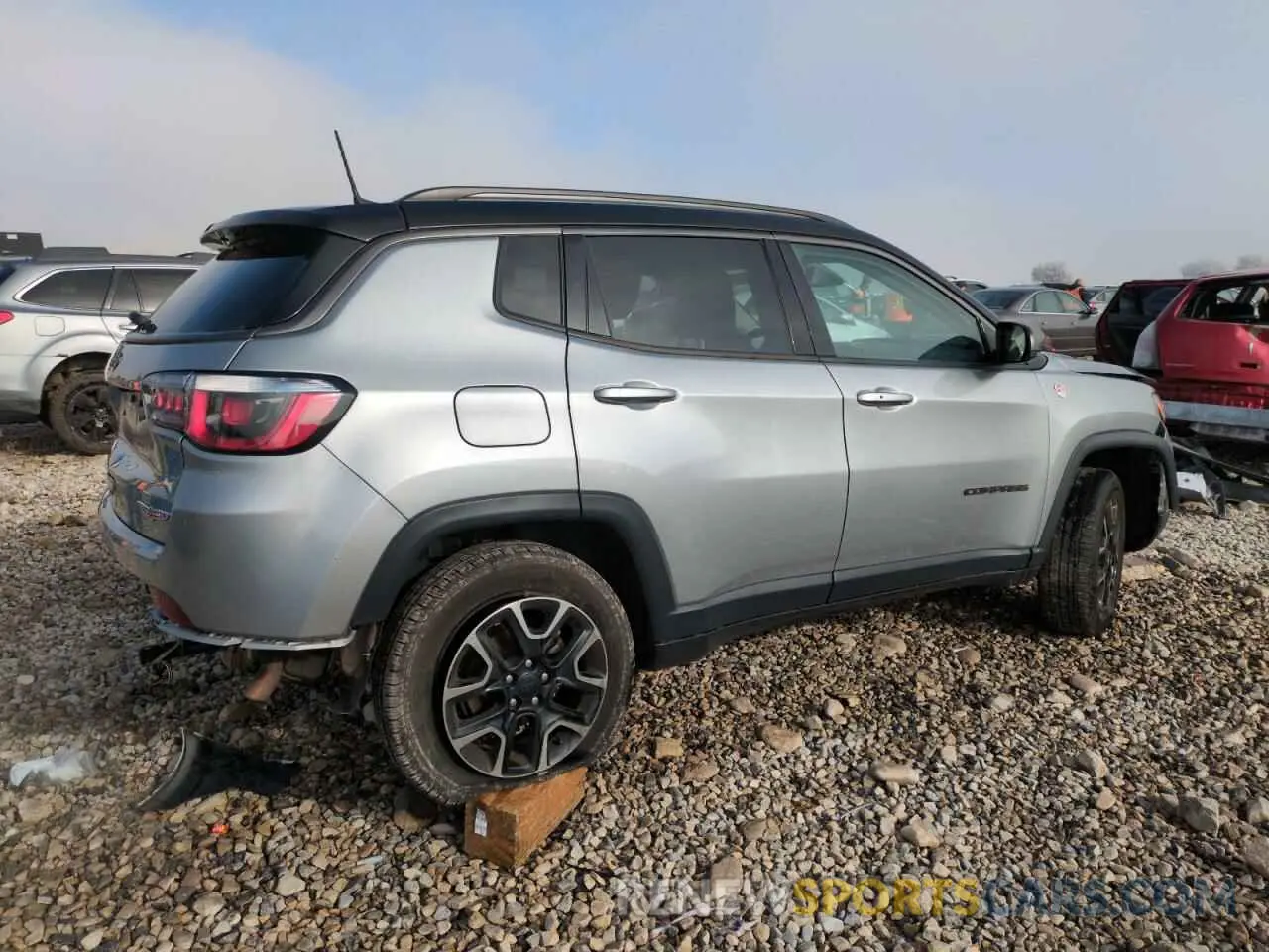 3 fotografías del automóvil dañado 3C4NJDDB1LT195653 JEEP COMPASS 2020