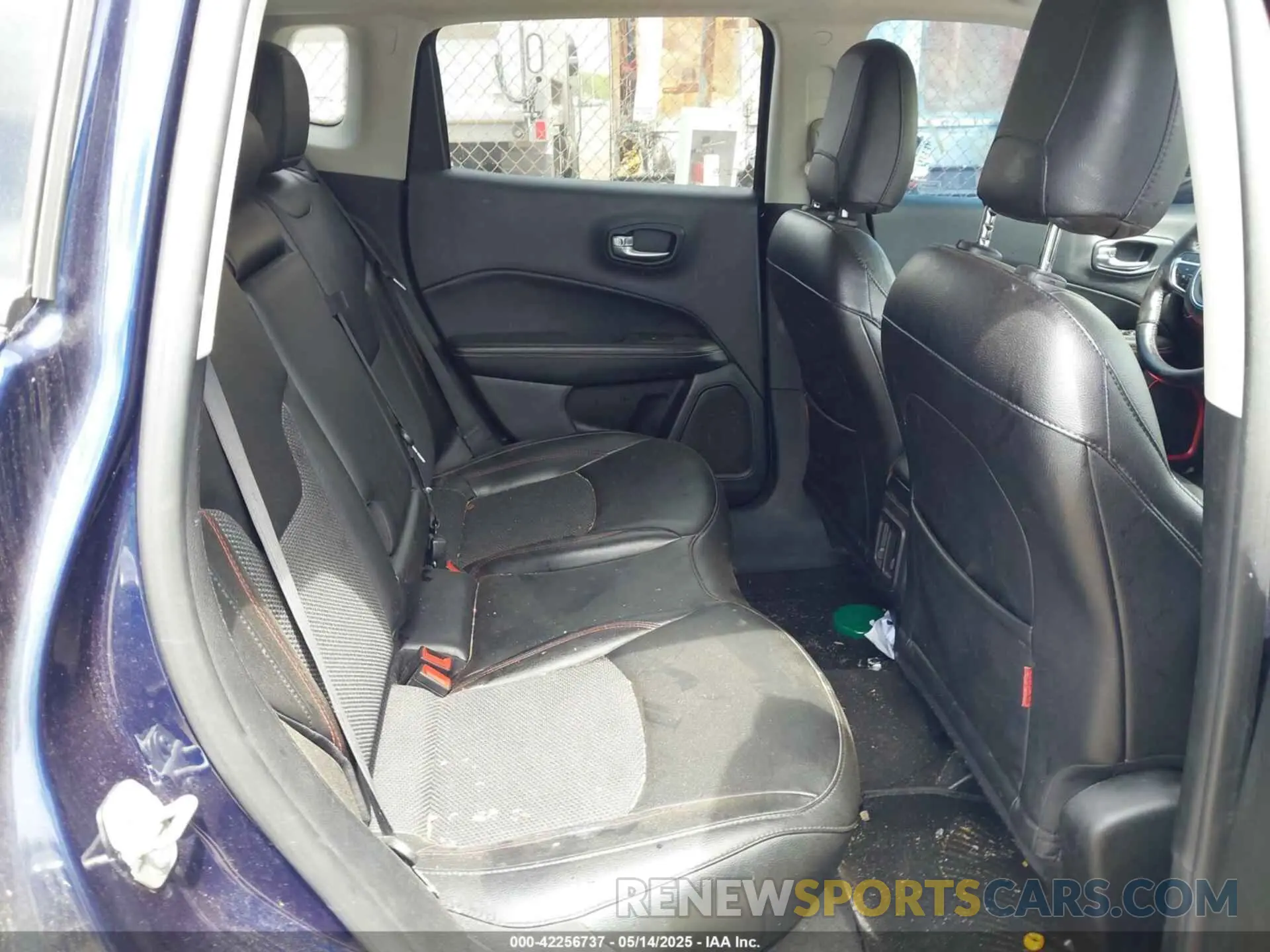 8 fotografías del automóvil dañado 3C4NJDDB1LT244981 JEEP COMPASS 2020