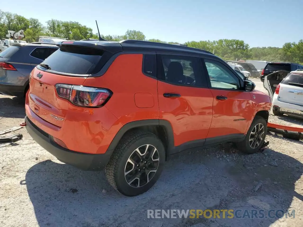 3 fotografías del automóvil dañado 3C4NJDDB2LT108889 JEEP COMPASS 2020