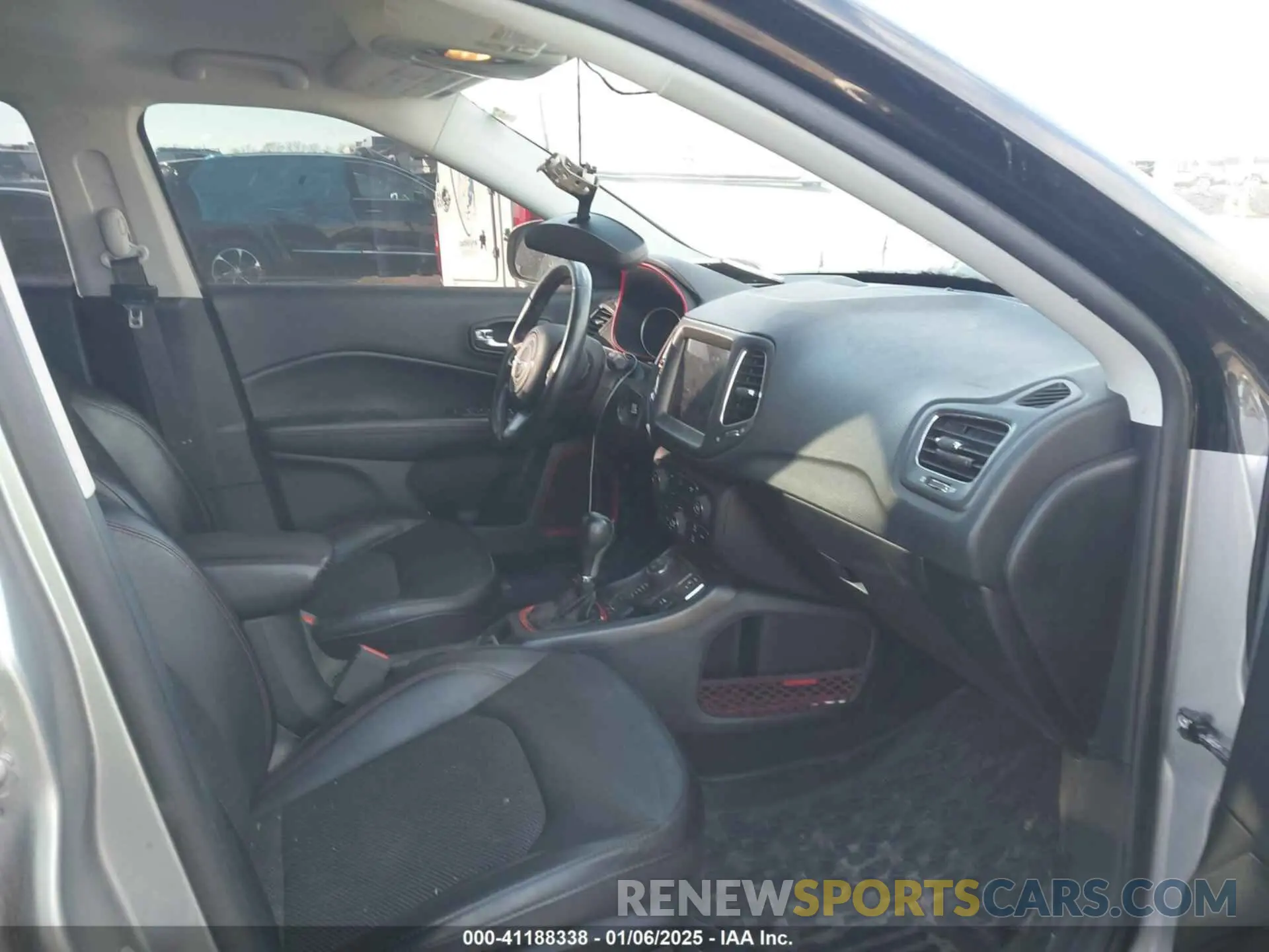 5 fotografías del automóvil dañado 3C4NJDDB2LT127619 JEEP COMPASS 2020