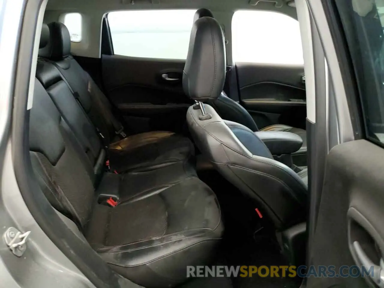 11 fotografías del automóvil dañado 3C4NJDDB3LT208015 JEEP COMPASS 2020