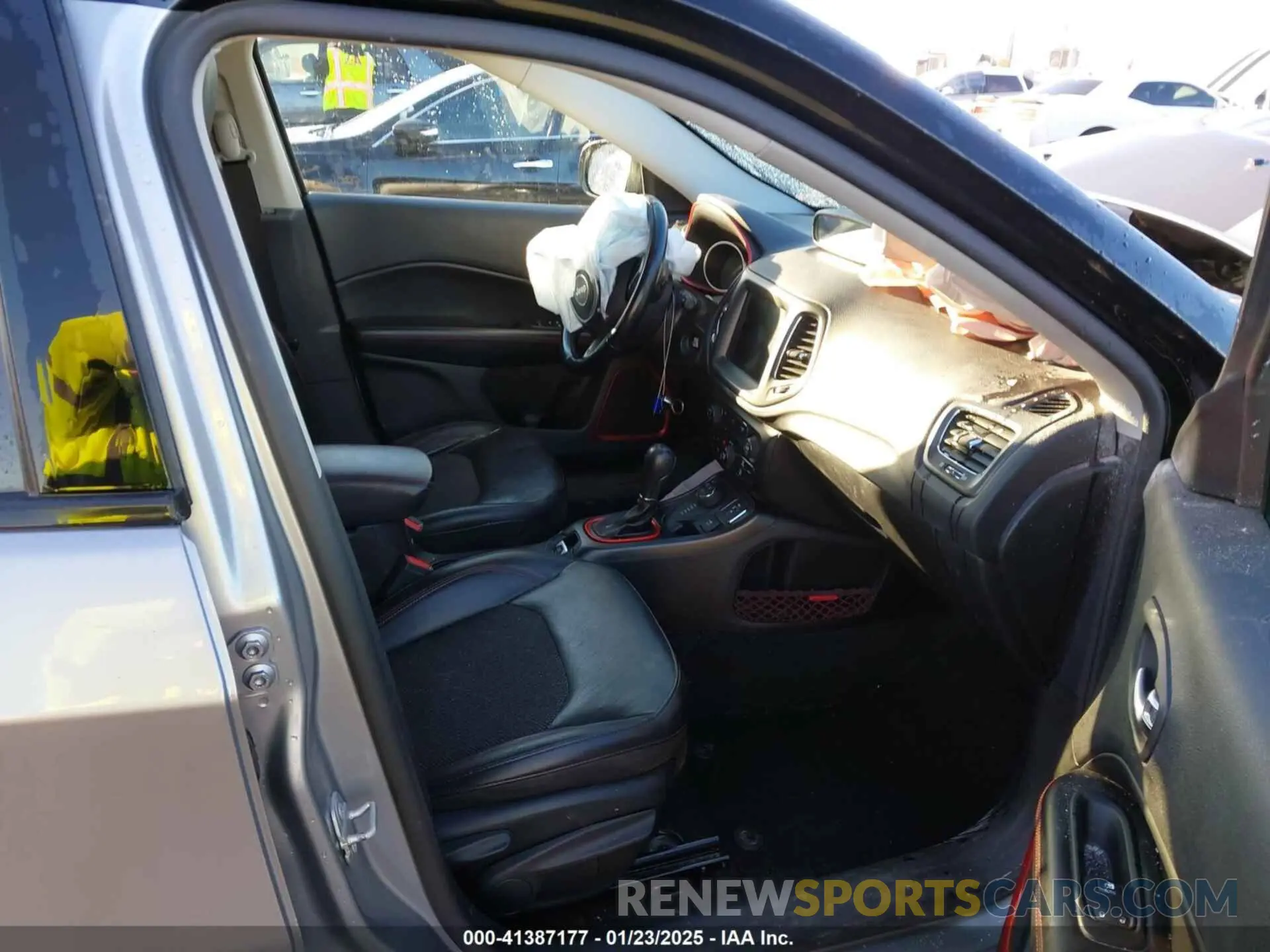 5 fotografías del automóvil dañado 3C4NJDDB4LT184288 JEEP COMPASS 2020