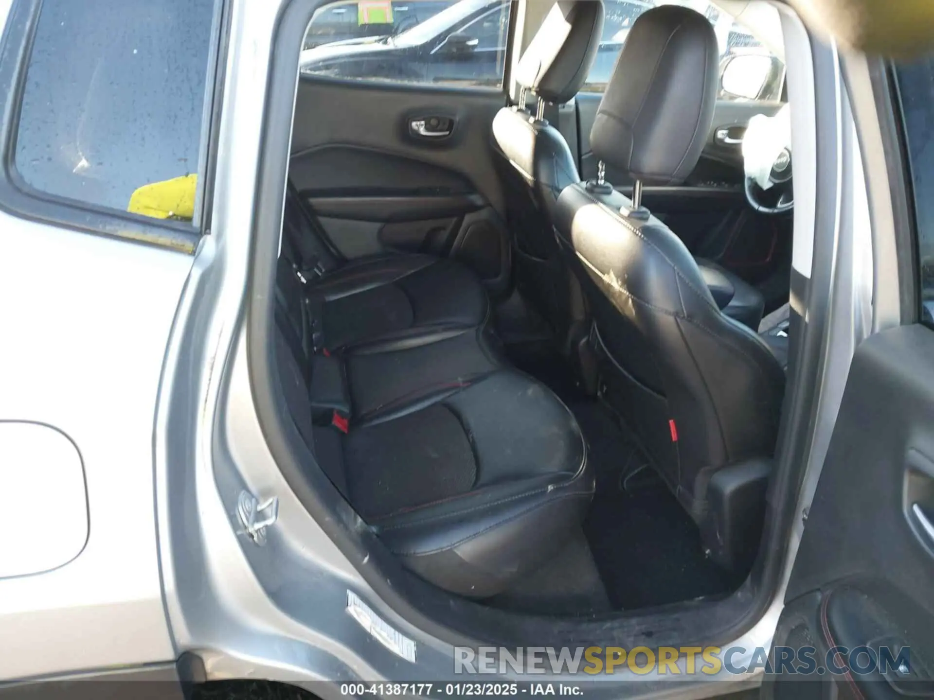 8 fotografías del automóvil dañado 3C4NJDDB4LT184288 JEEP COMPASS 2020