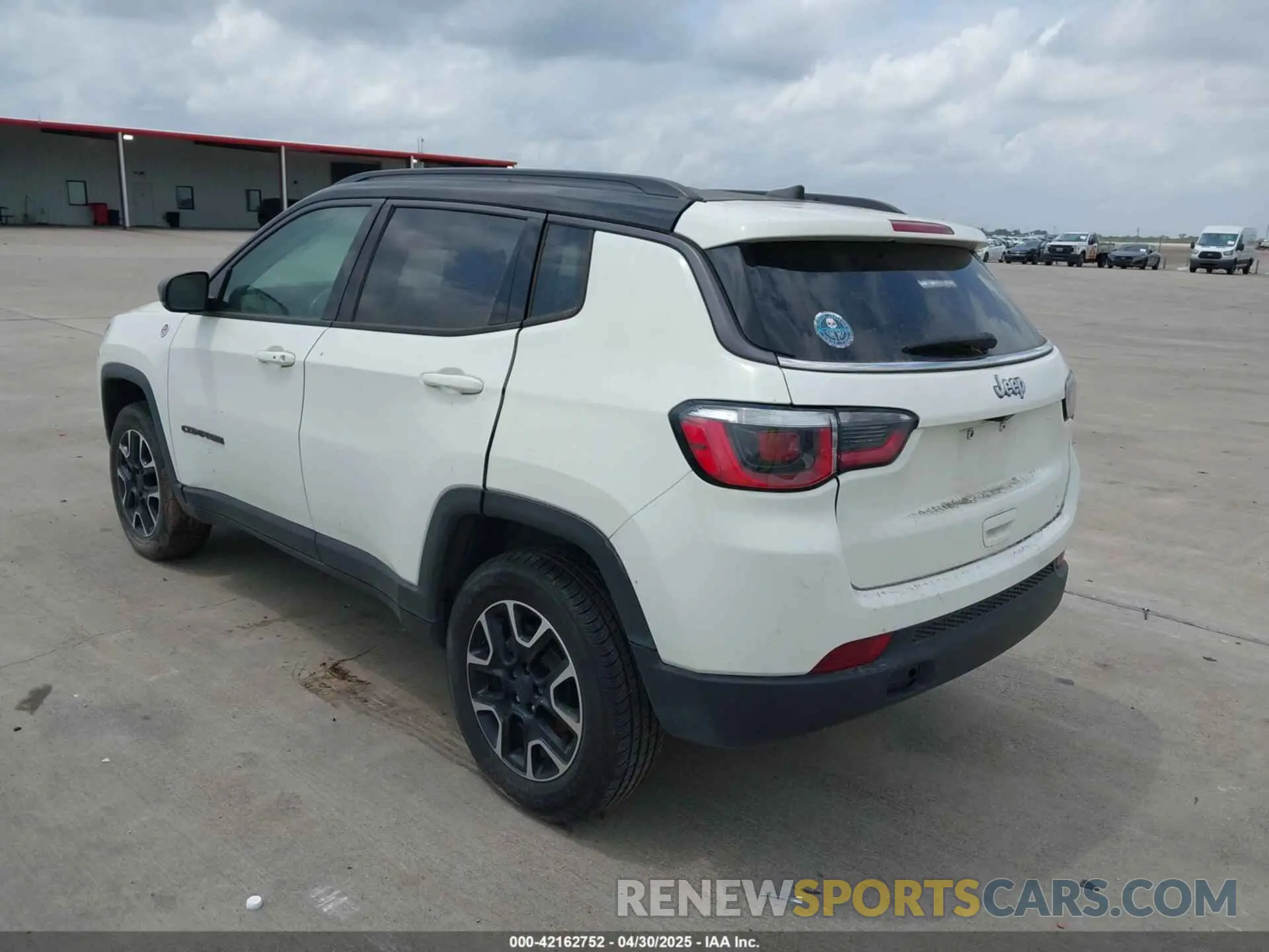 3 fotografías del automóvil dañado 3C4NJDDB5LT159559 JEEP COMPASS 2020