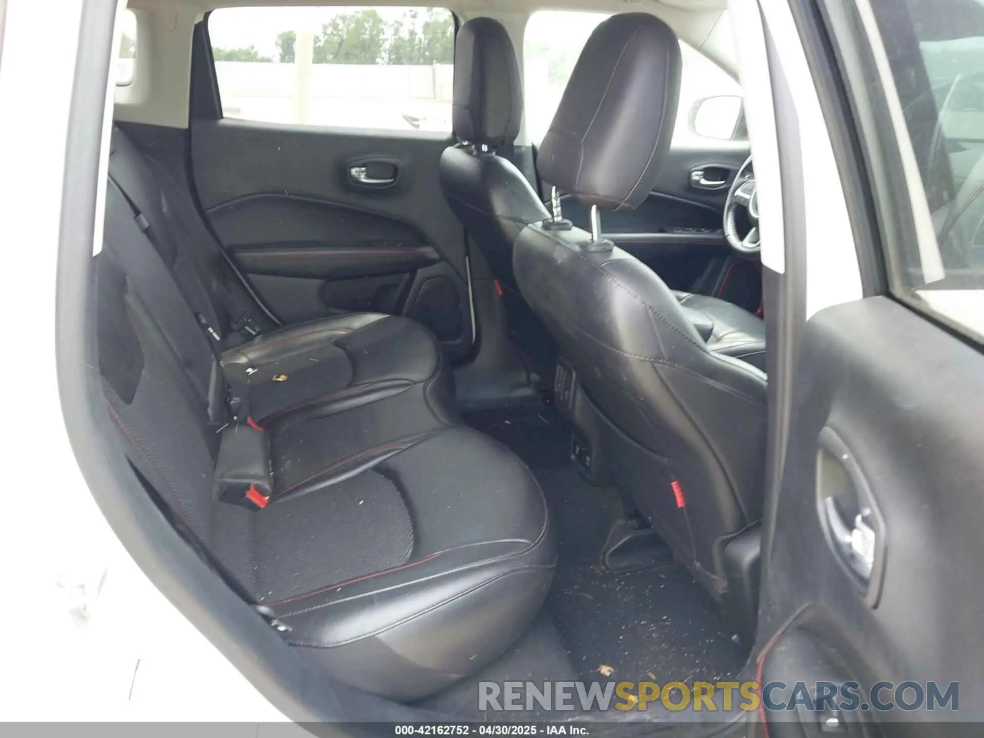 8 fotografías del automóvil dañado 3C4NJDDB5LT159559 JEEP COMPASS 2020