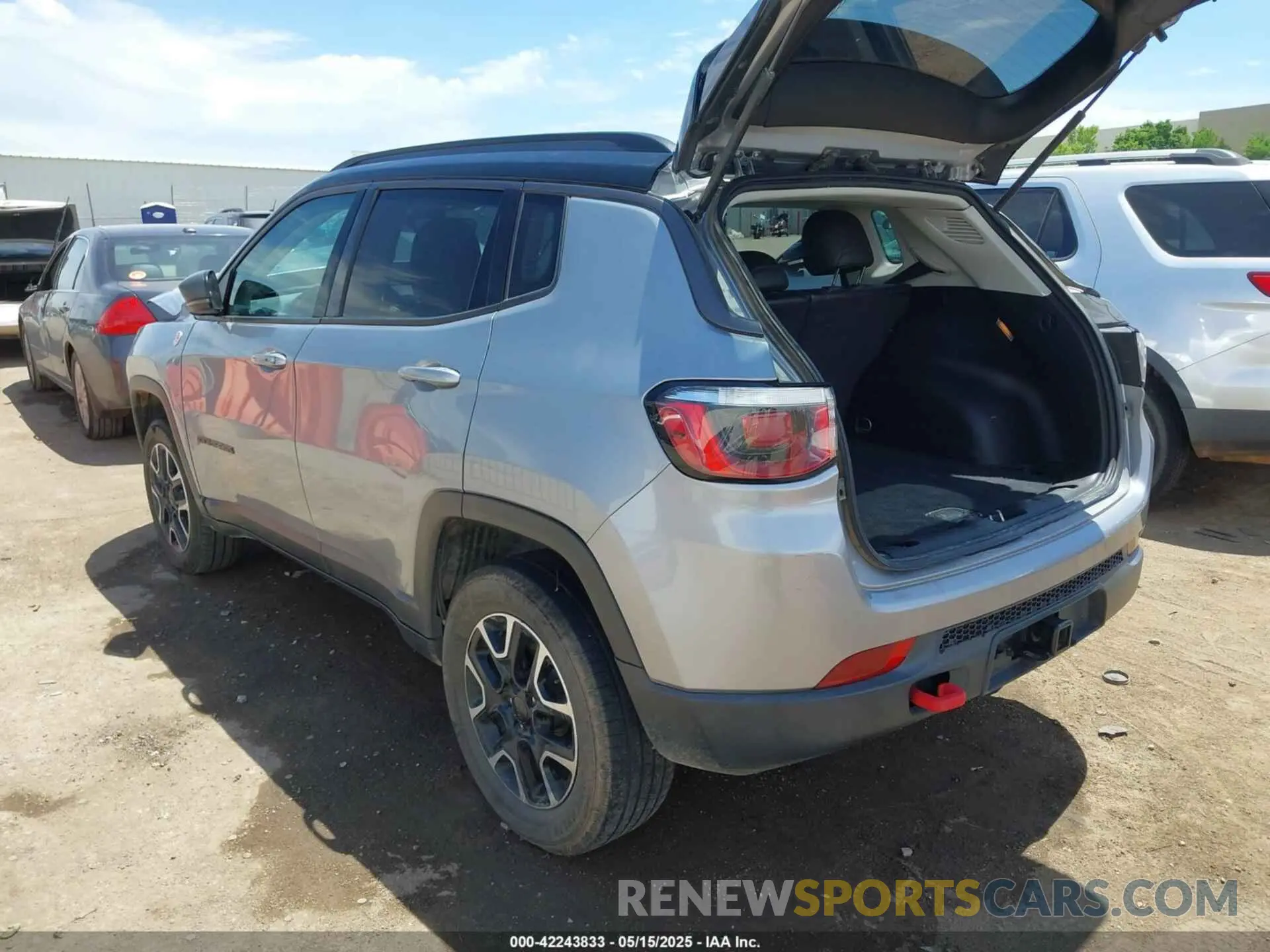 3 fotografías del automóvil dañado 3C4NJDDB7LT159532 JEEP COMPASS 2020