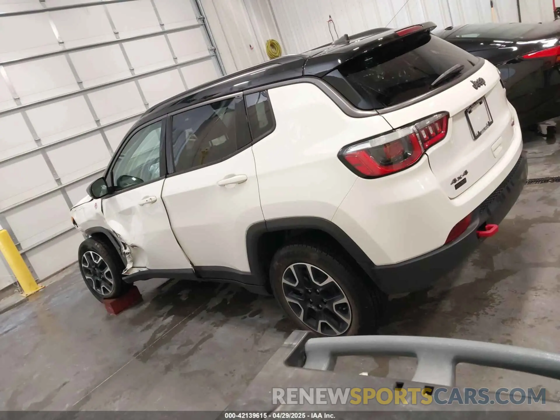 13 fotografías del automóvil dañado 3C4NJDDB9LT220878 JEEP COMPASS 2020