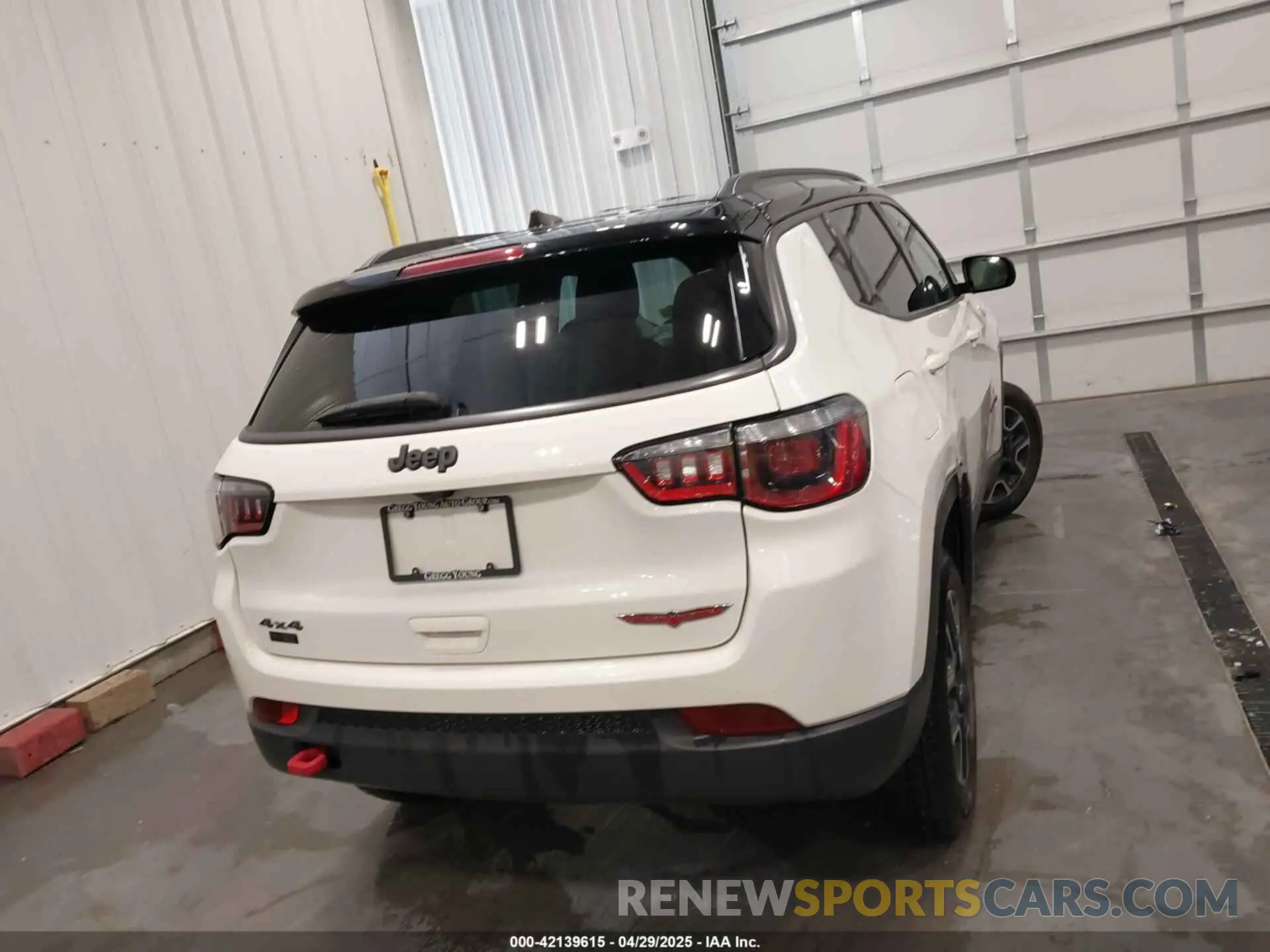 15 fotografías del automóvil dañado 3C4NJDDB9LT220878 JEEP COMPASS 2020