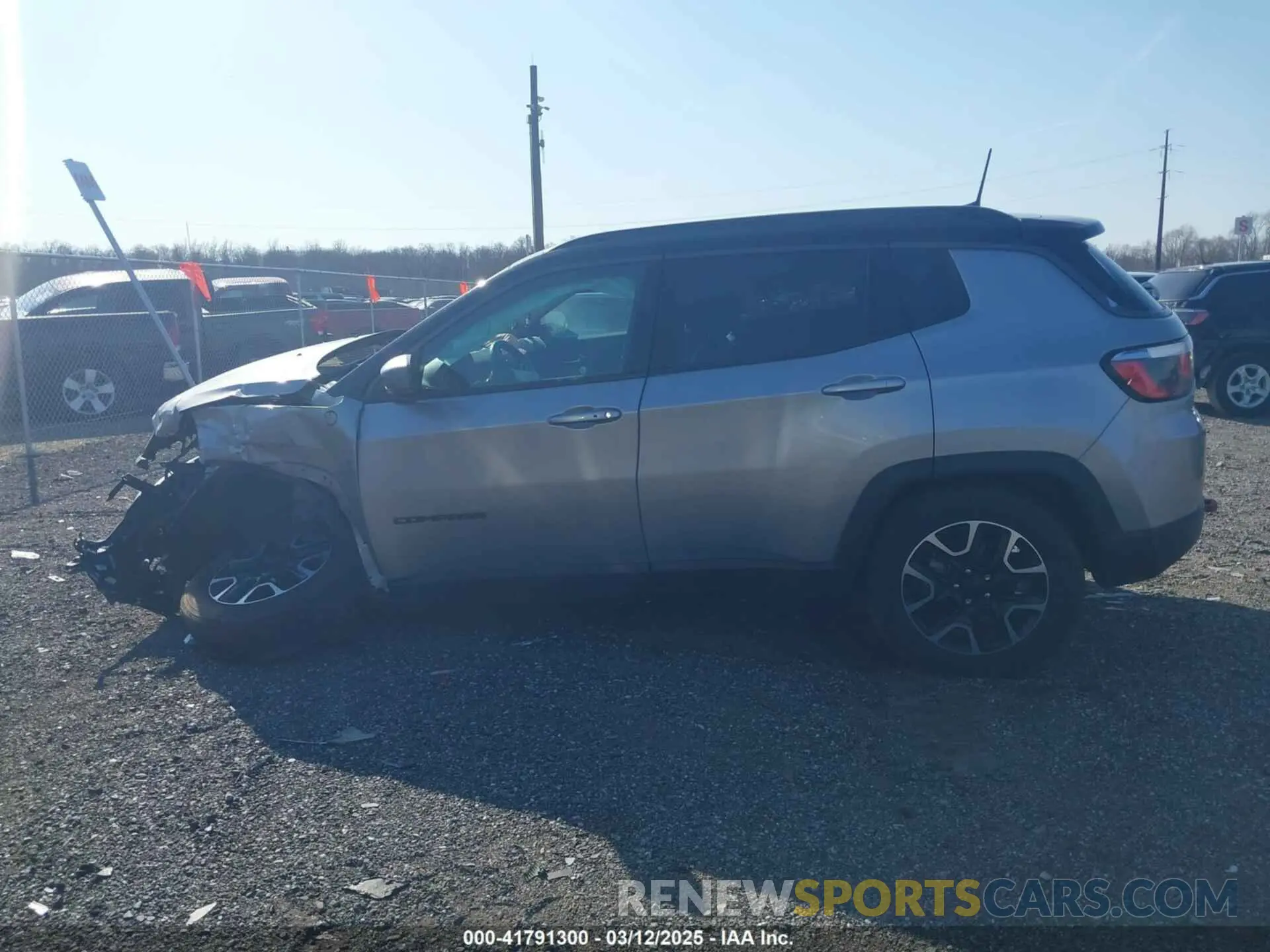 14 fotografías del automóvil dañado 3C4NJDDBXLT106663 JEEP COMPASS 2020