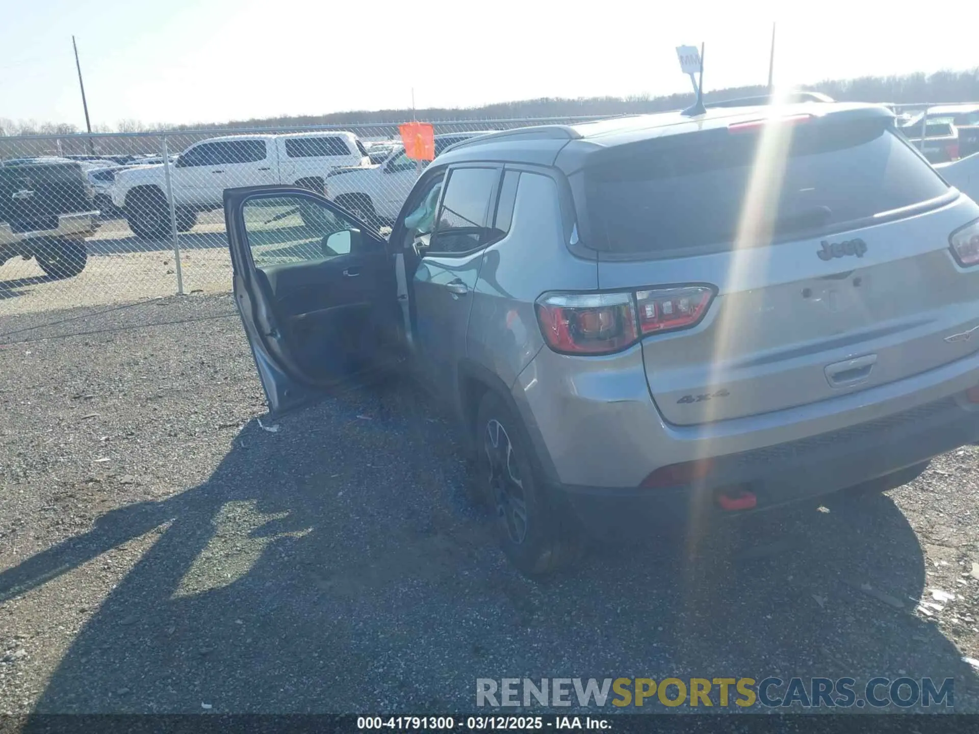 3 fotografías del automóvil dañado 3C4NJDDBXLT106663 JEEP COMPASS 2020