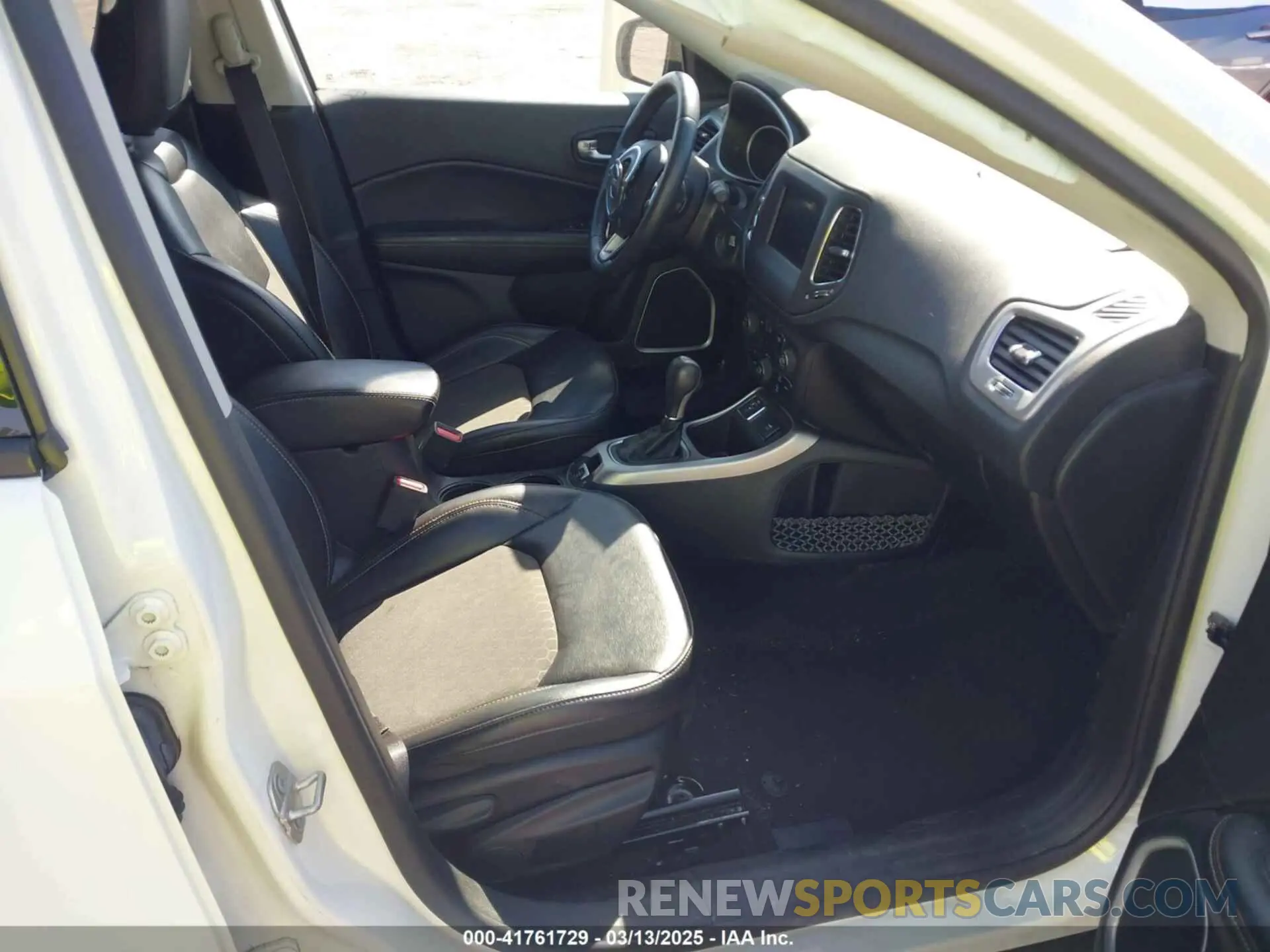 5 fotografías del automóvil dañado 3c4njcbb2lt121185 JEEP COMPASS 2020