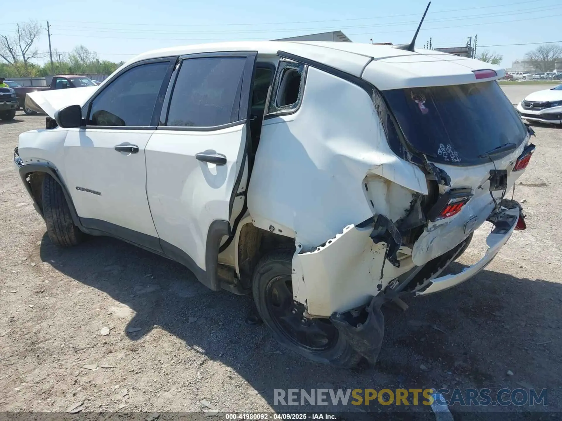 3 fotografías del automóvil dañado 3C4NJCAB1MT560381 JEEP COMPASS 2021