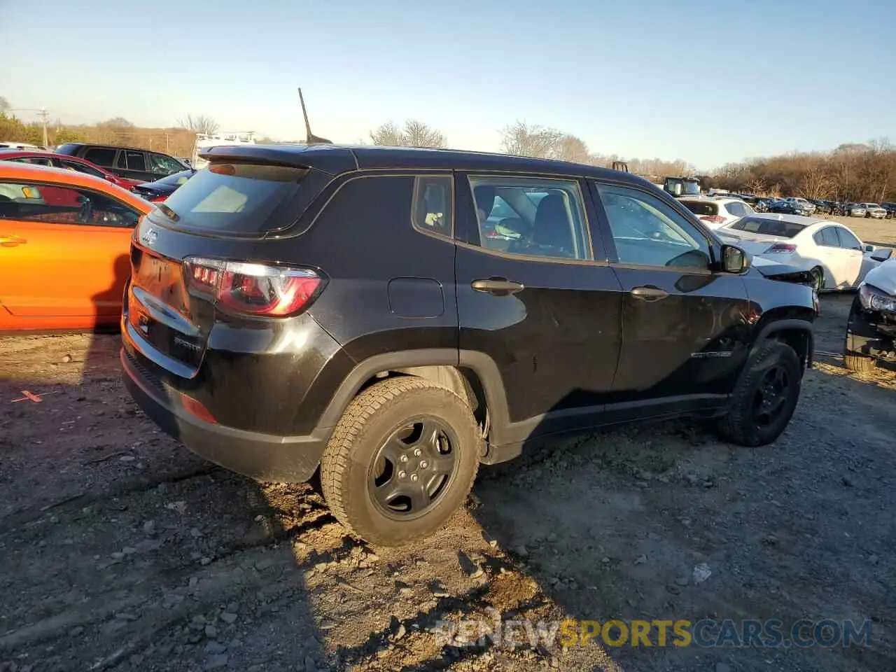 3 fotografías del automóvil dañado 3C4NJCAB1MT576953 JEEP COMPASS 2021