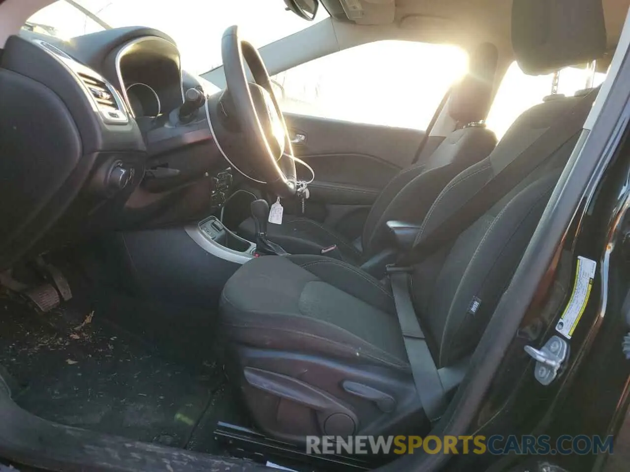 7 fotografías del automóvil dañado 3C4NJCAB1MT576953 JEEP COMPASS 2021