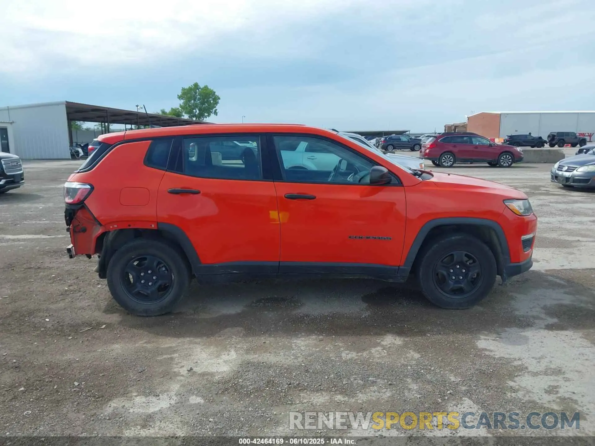 14 fotografías del automóvil dañado 3C4NJCAB5MT508400 JEEP COMPASS 2021