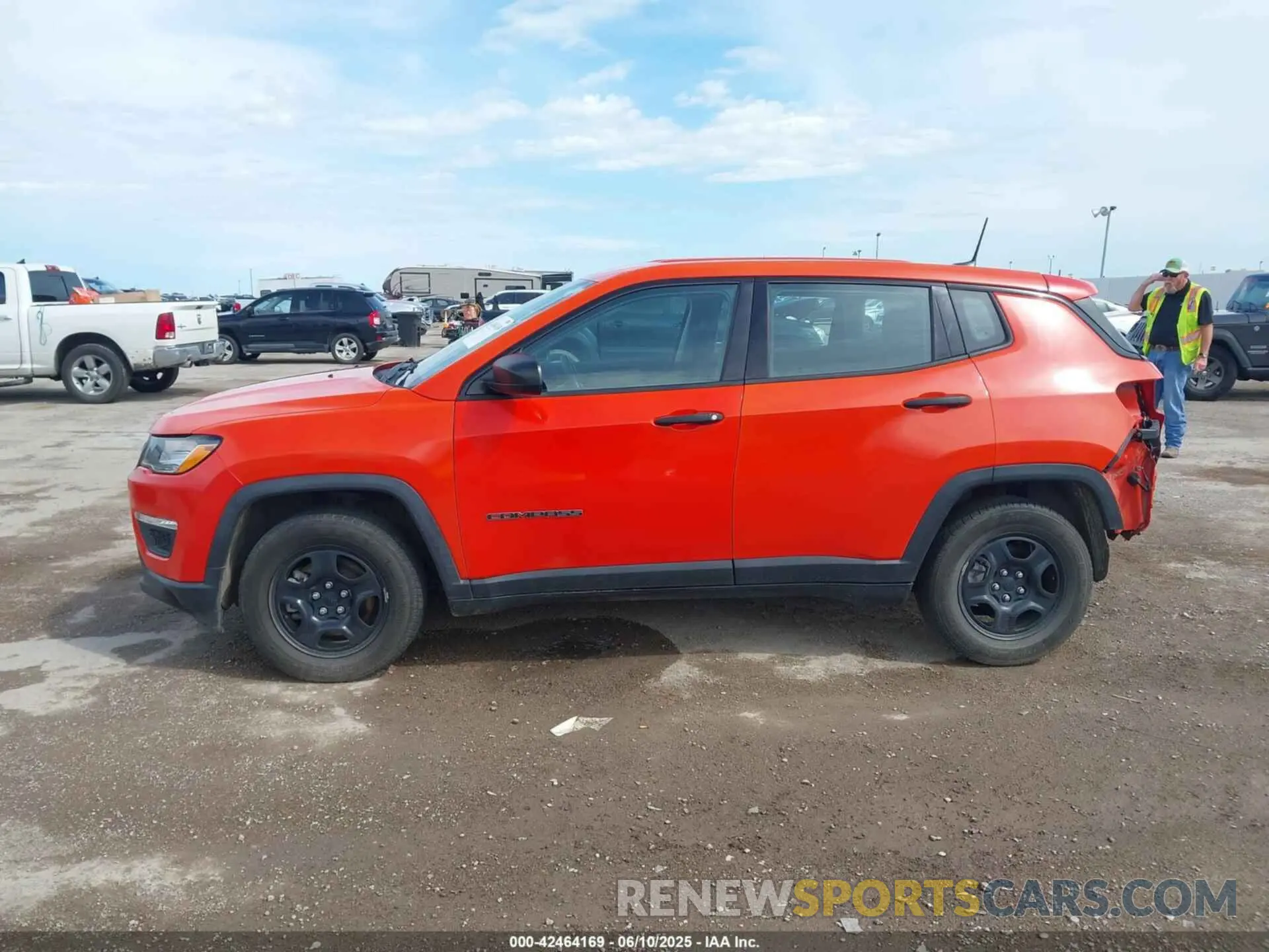 15 fotografías del automóvil dañado 3C4NJCAB5MT508400 JEEP COMPASS 2021